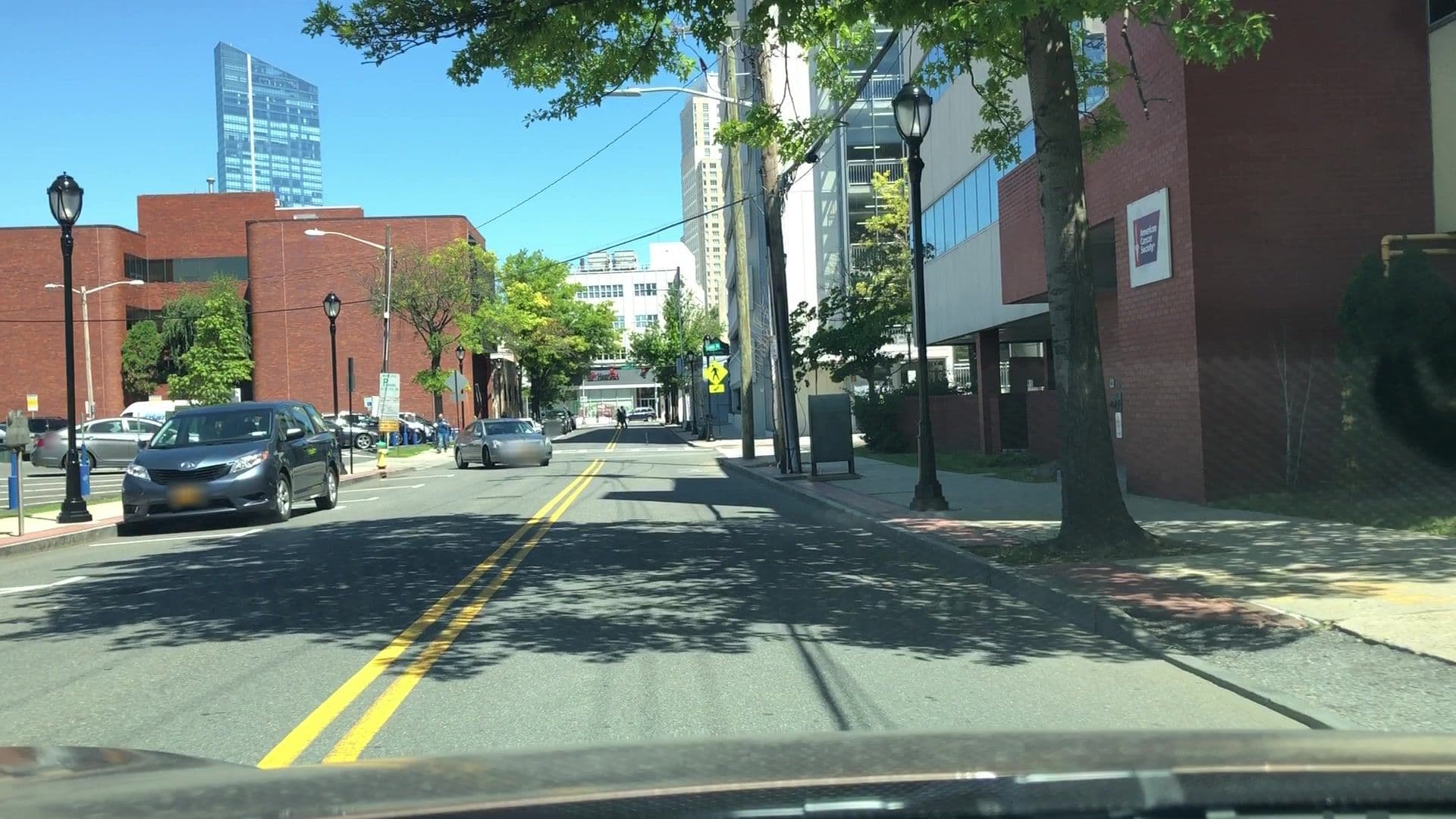 Street view near Esplanade Hotel, White Plains — © lvl5 (CC BY-SA · Mapillary)