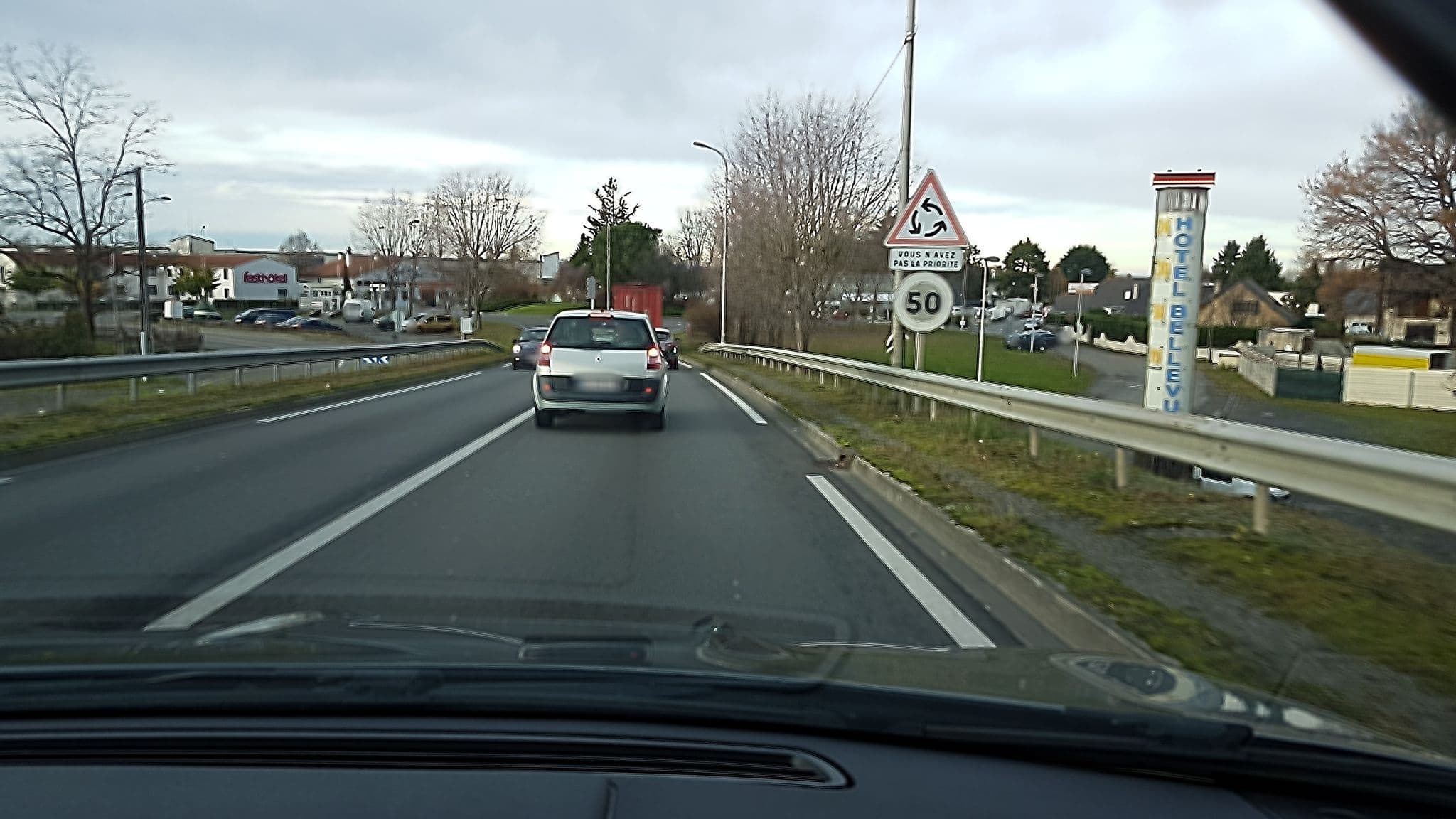 Street view near Hôtel Bellevue, Séméac — © agapayo (CC BY-SA · Mapillary)