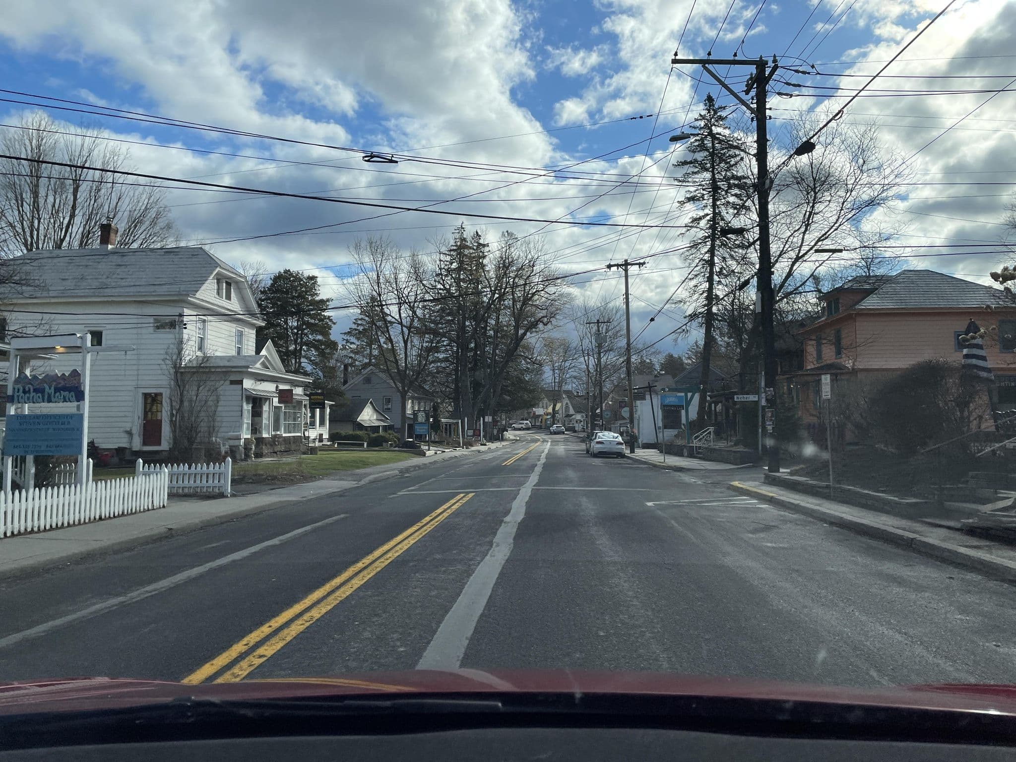 Street view near Twin Gables of Woodstock, Zena — © lklepner (CC BY-SA · Mapillary)