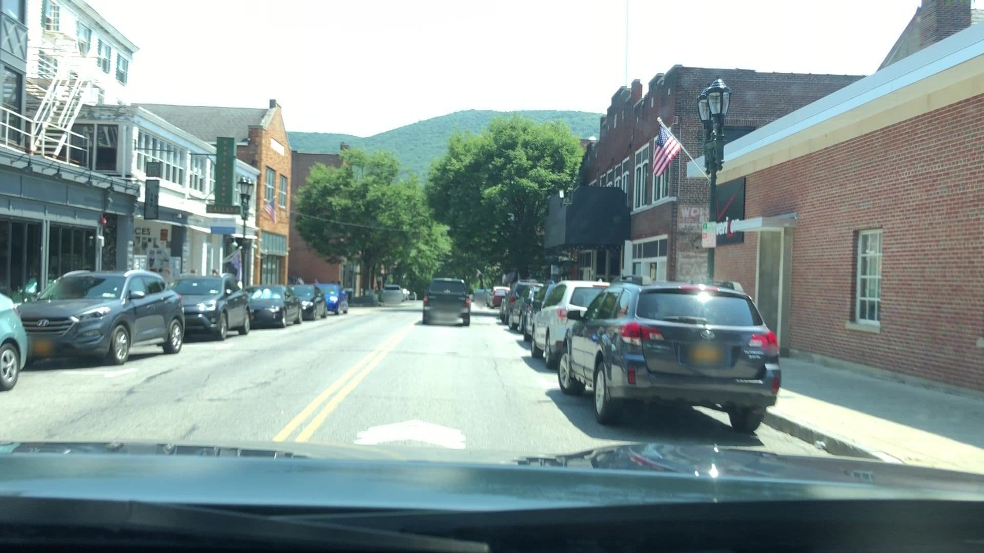 Street view near The Beacon Hotel Restaurant, Beacon — © lvl5 (CC BY-SA · Mapillary)