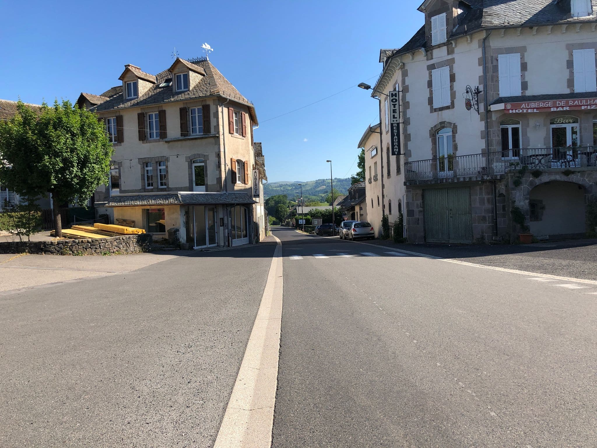 Street view near Auberge de Raulhac, Polminhac — © pat15 (CC BY-SA · Mapillary)