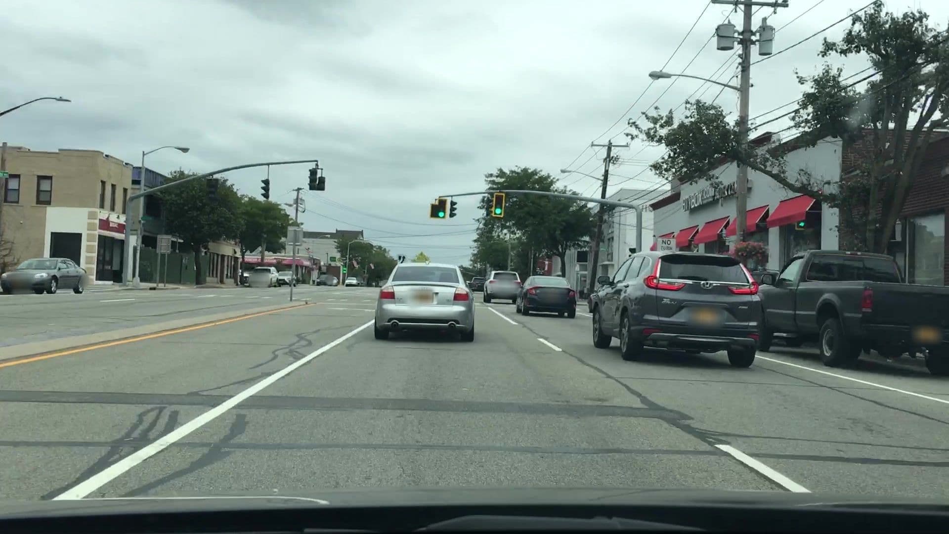 Street view near Quality Inn, Floral Park — © lvl5 (CC BY-SA · Mapillary)