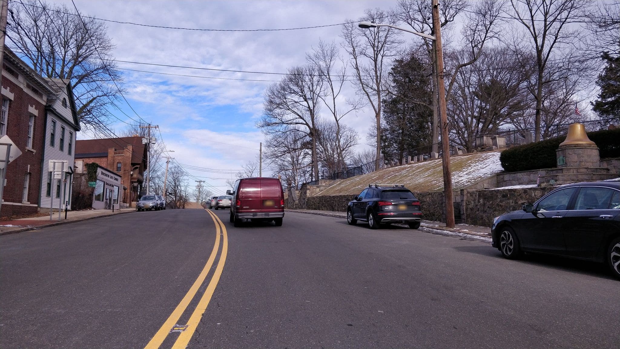 Street view near Hampton Inn & Suites, Halesite — © lumi (CC BY-SA · Mapillary)