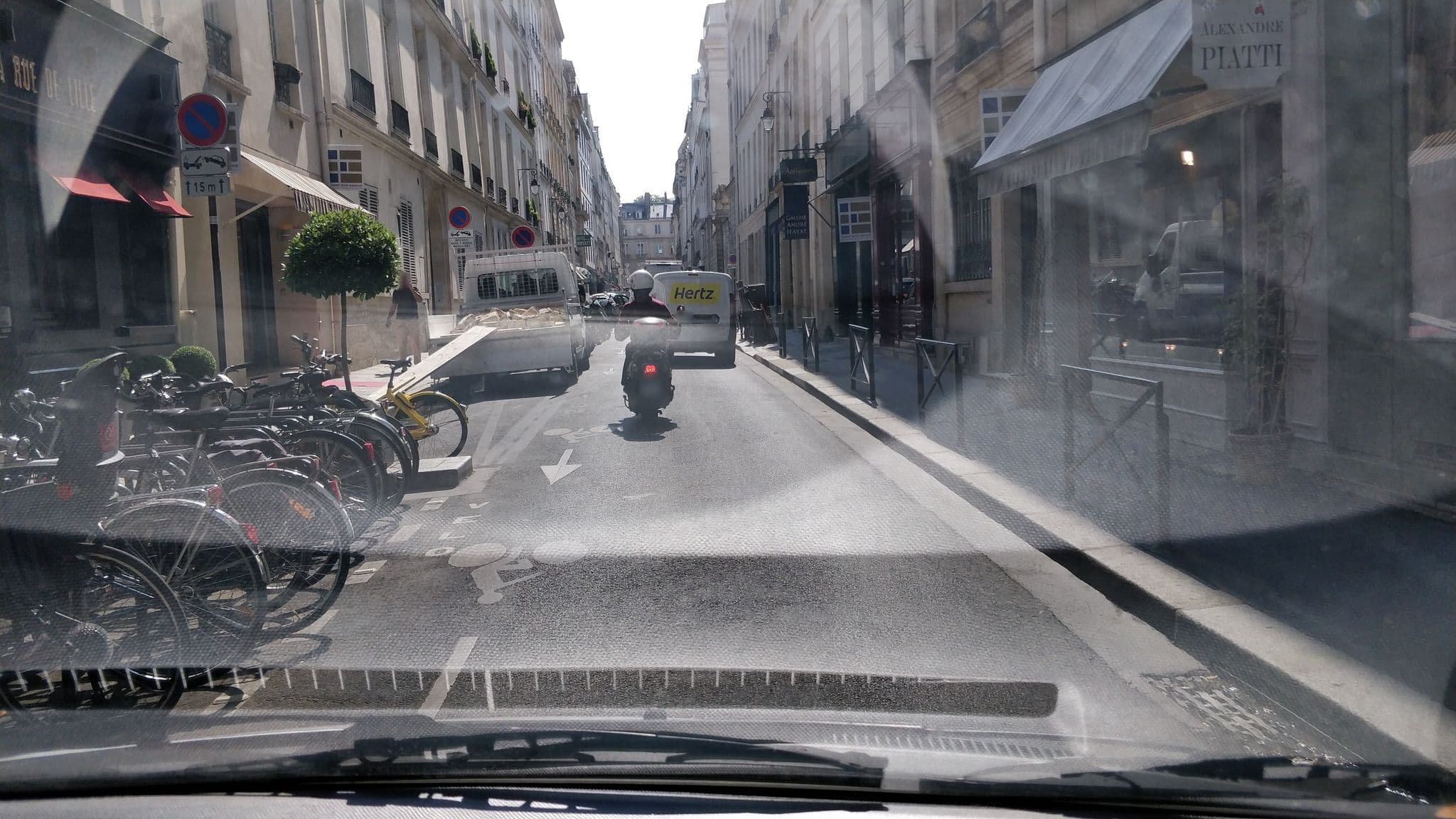 Street view near Hôtel de Lille, Paris 07 Palais-Bourbon — © svr123456789 (CC BY-SA · Mapillary)