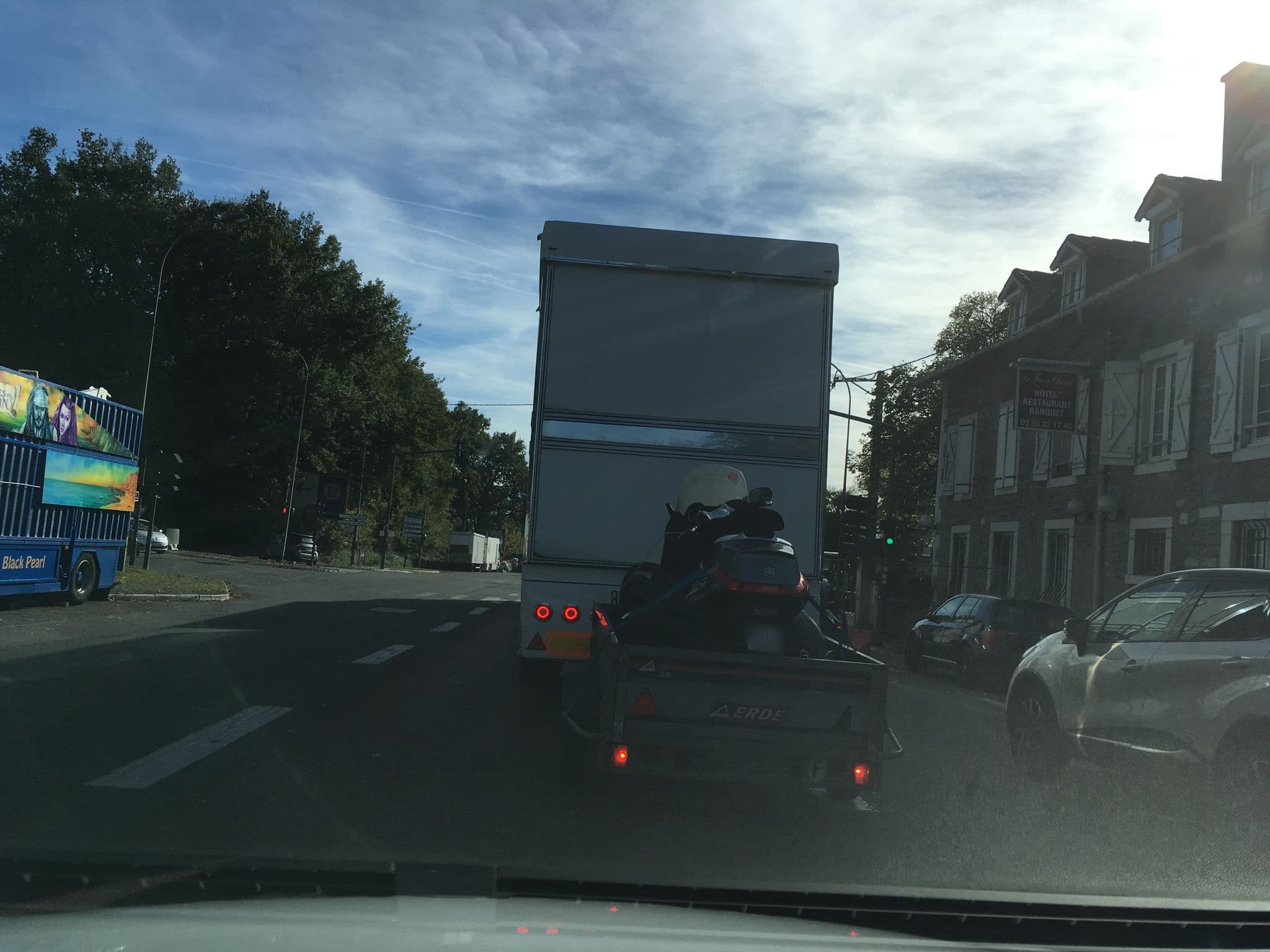 Street view near Le Fer à Cheval, Pau — © mappy_sa (CC BY-SA · Mapillary)