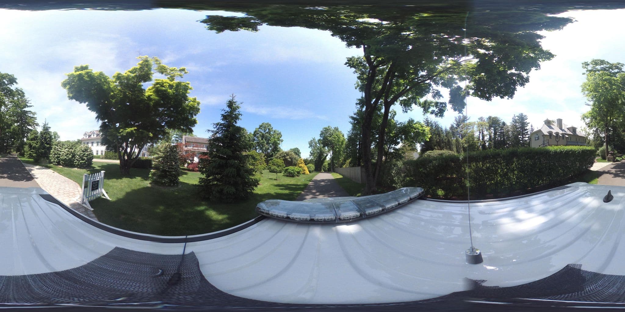 Street view near The Maples Inn, New Canaan — © ctroadway360 (CC BY-SA · Mapillary)