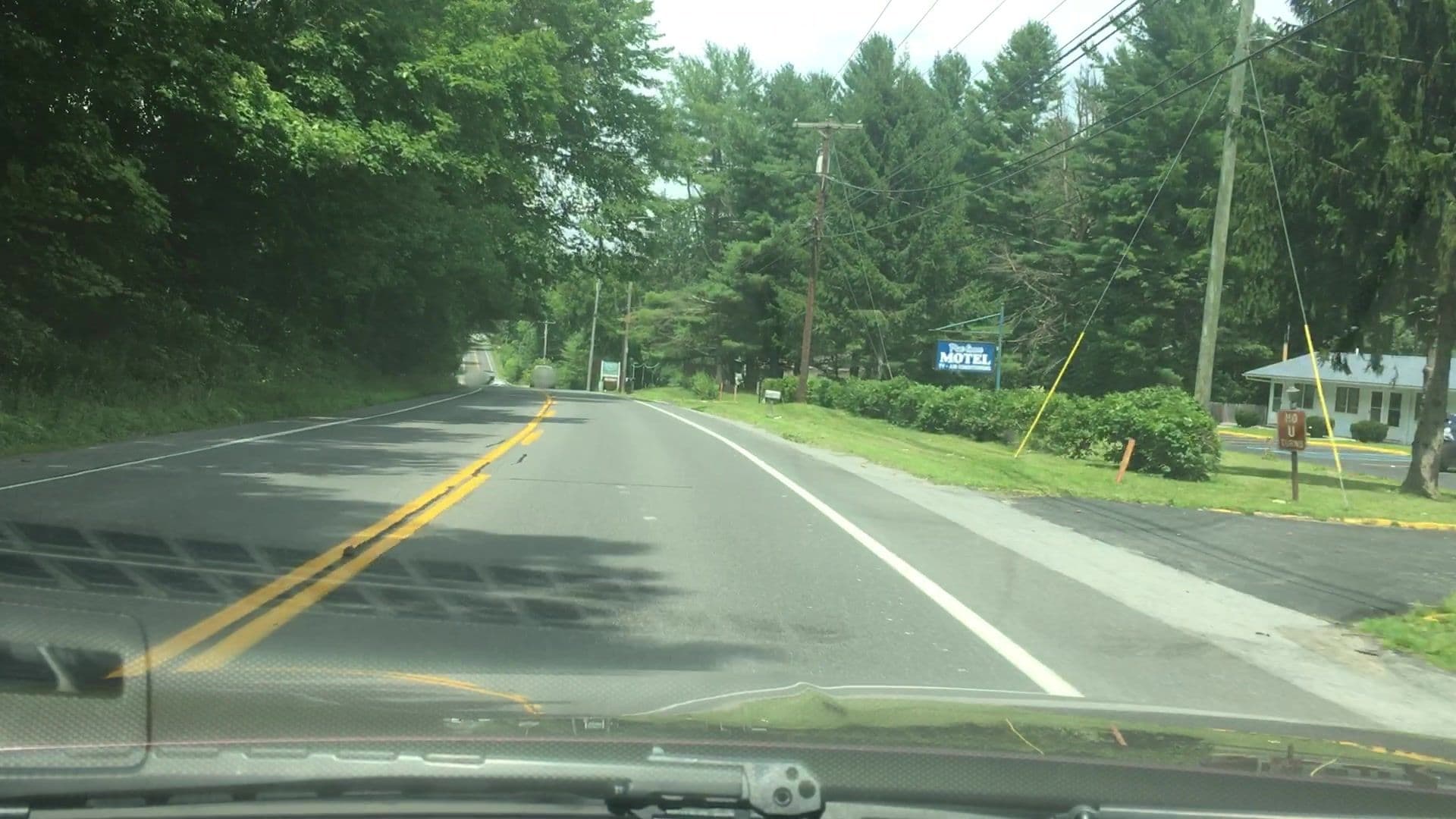 Street view near Pine Grove Motel, Pawling — © lvl5 (CC BY-SA · Mapillary)
