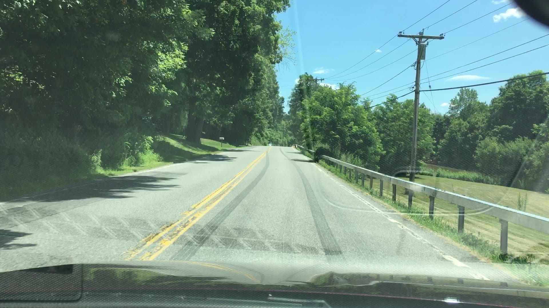 Street view near Anyplace but here, Lake Carmel — © lvl5 (CC BY-SA · Mapillary)