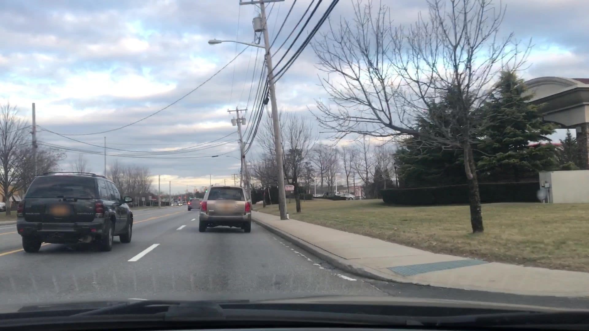 Street view near Holiday Inn Express & Suites Long Island-East End, Riverhead — © lvl5 (CC BY-SA · Mapillary)
