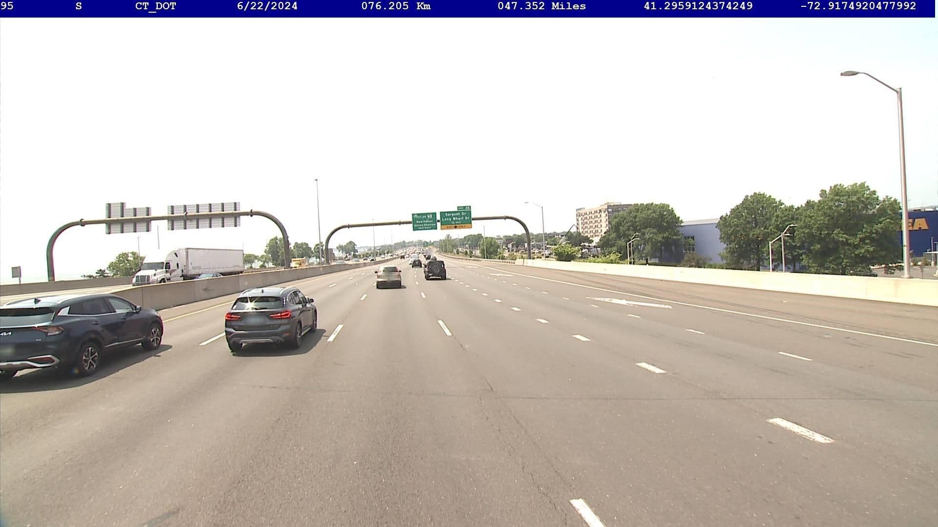 Street view near Royal Palms, New Haven — © ctphotologrow_1 (CC BY-SA · Mapillary)