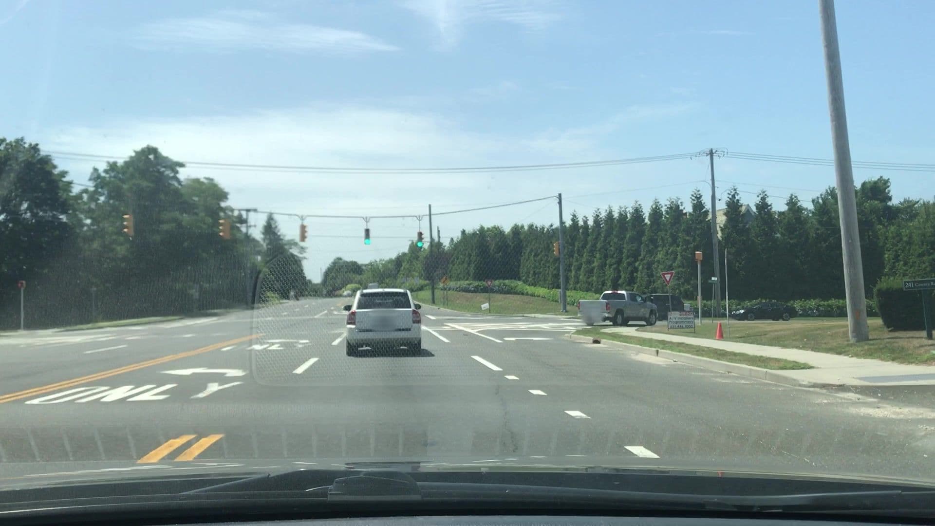 Street view near Greycroft East Hampton Hunting Inn, North Sea — © lvl5 (CC BY-SA · Mapillary)