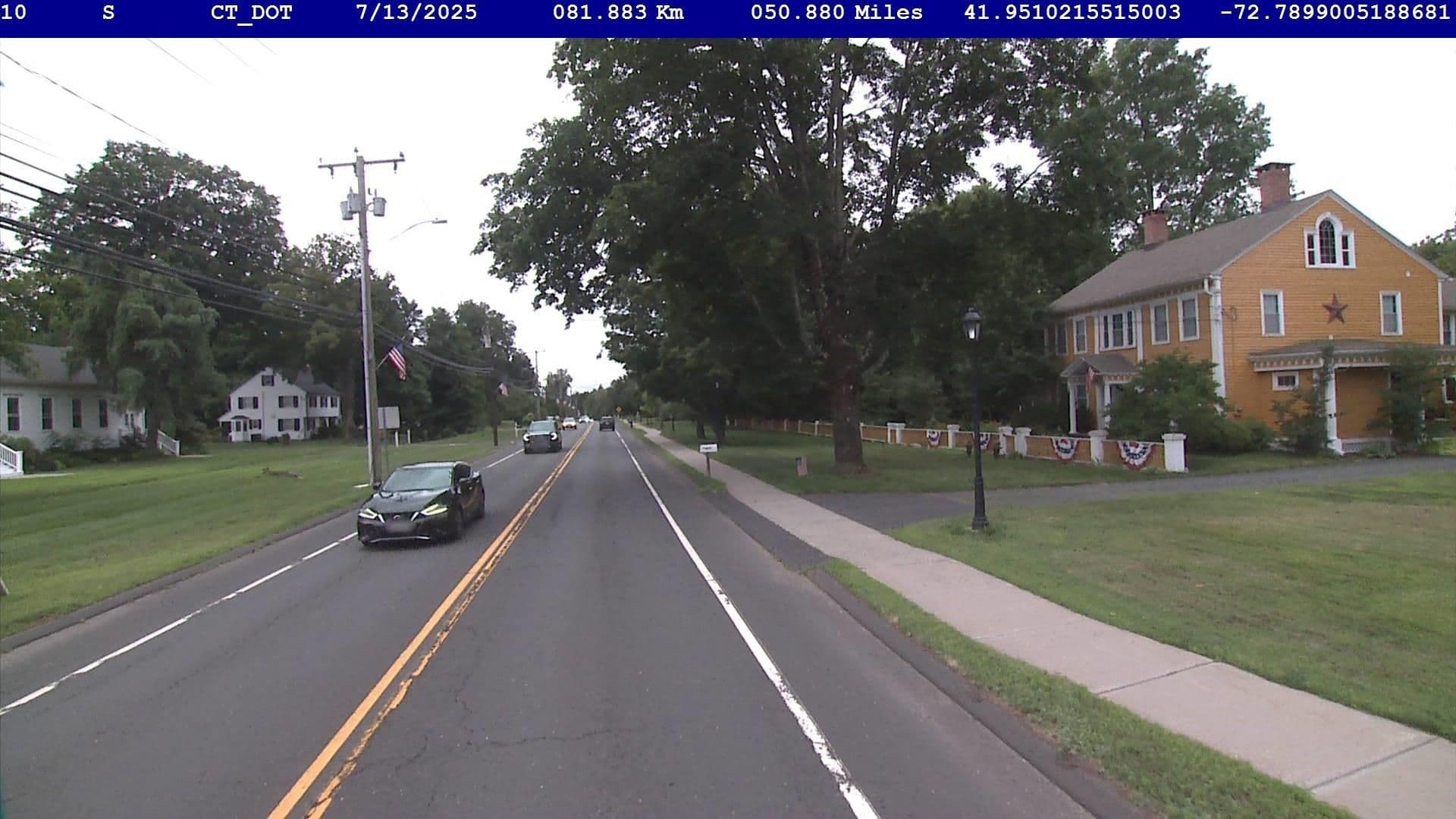 Street view near Dutch Iris Inn, Salmon Brook — © ctphotologrow_1 (CC BY-SA · Mapillary)