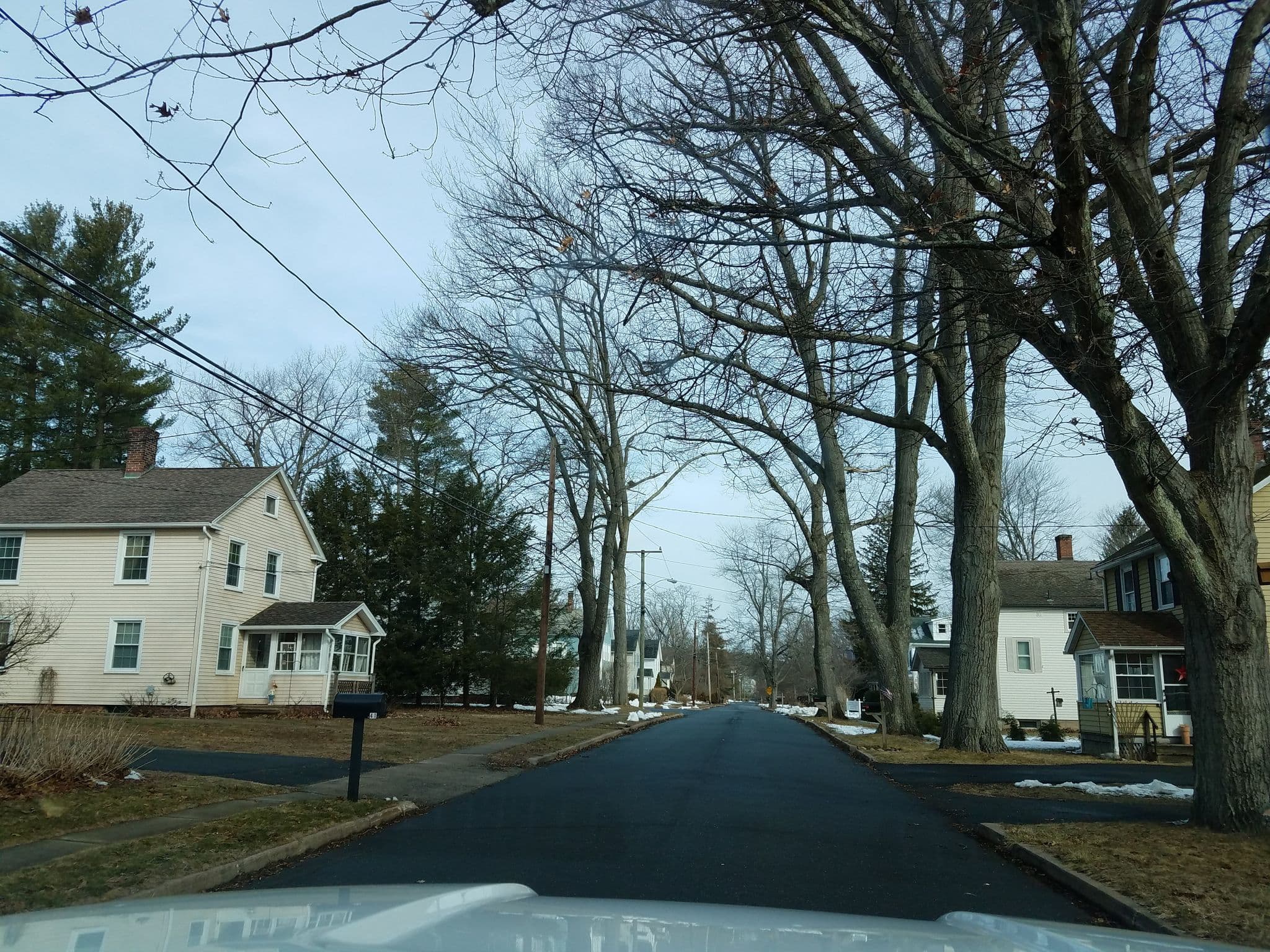 Street view near The Mark Kimball Moulton Estate, Weatogue — © ctroadway2 (CC BY-SA · Mapillary)