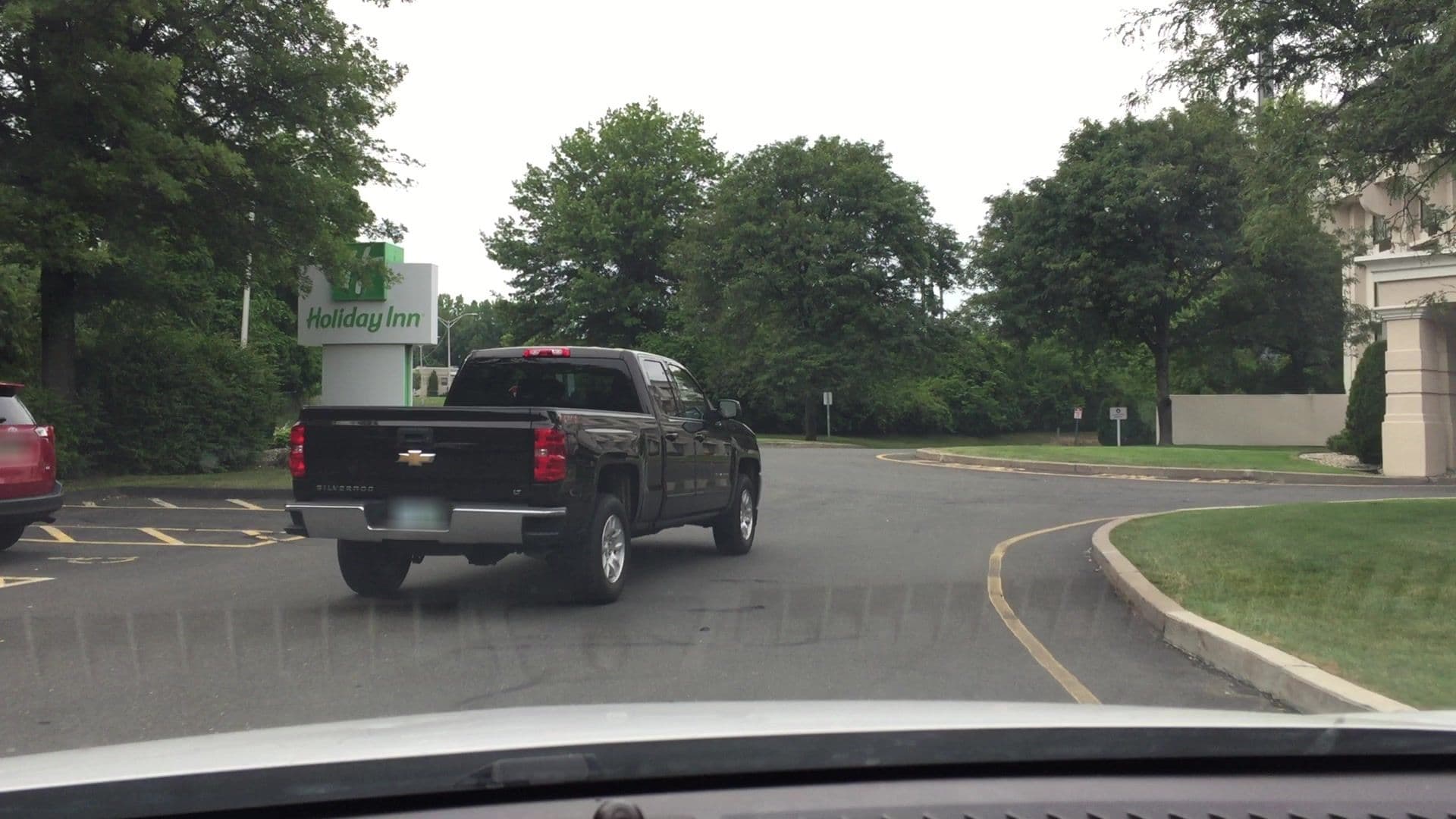 Street view near Holiday Inn Springfield South - Enfield Ct, Sherwood Manor — © lvl5 (CC BY-SA · Mapillary)