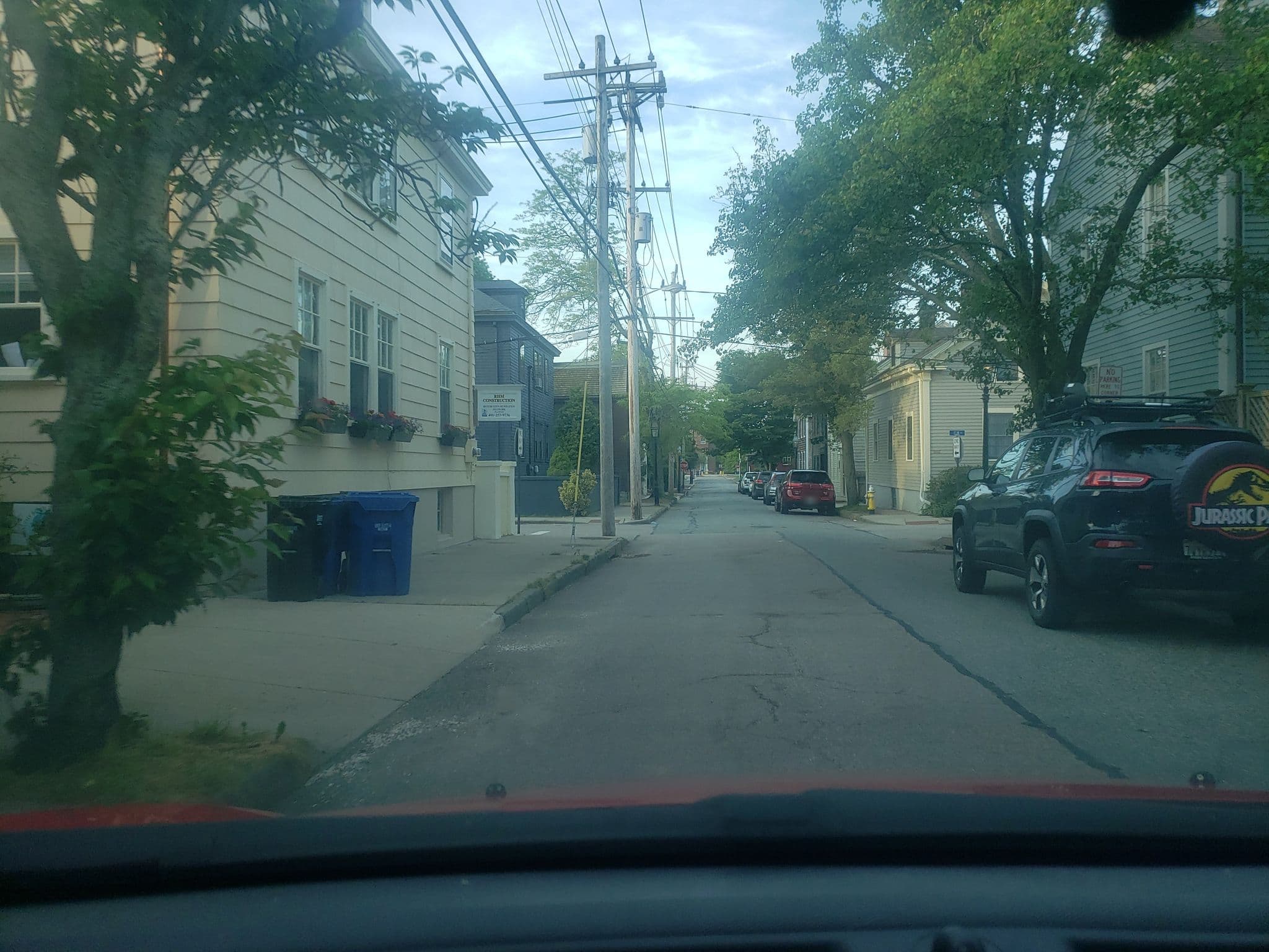 Street view near Elm Street Inn, Newport — © zelonewolf (CC BY-SA · Mapillary)