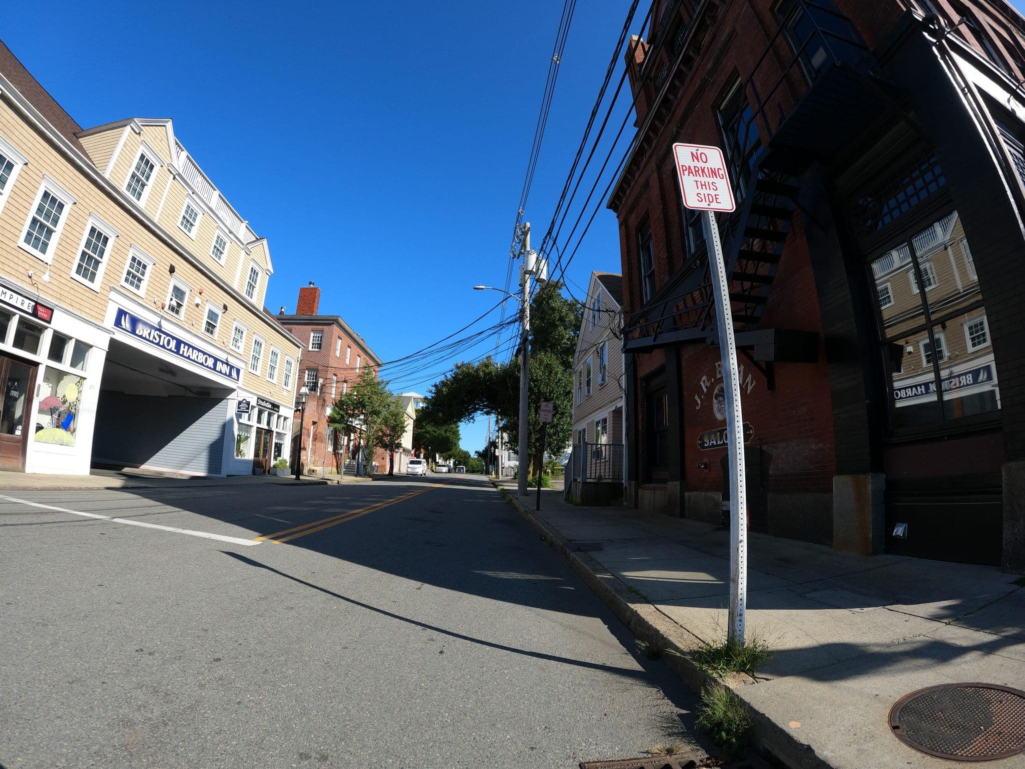 Street view near Bristol Harbor Inn, Tiverton — © roadgeek_md99 (CC BY-SA · Mapillary)
