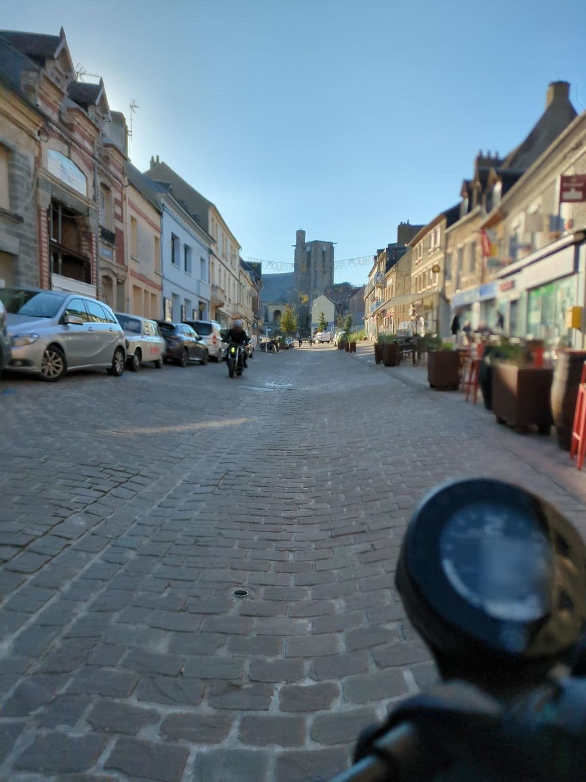 Street view near Apart'Hotel Victor Hugo, Ault — © didier2020 (CC BY-SA · Mapillary)