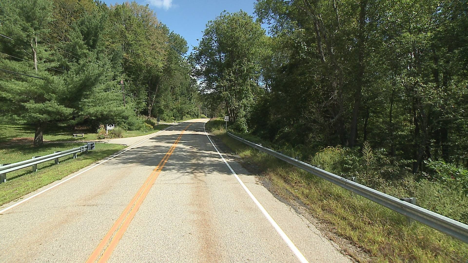 Street view near Chickadee Cottage Bed and Breakfast, Putnam — © ctphotologrow (CC BY-SA · Mapillary)