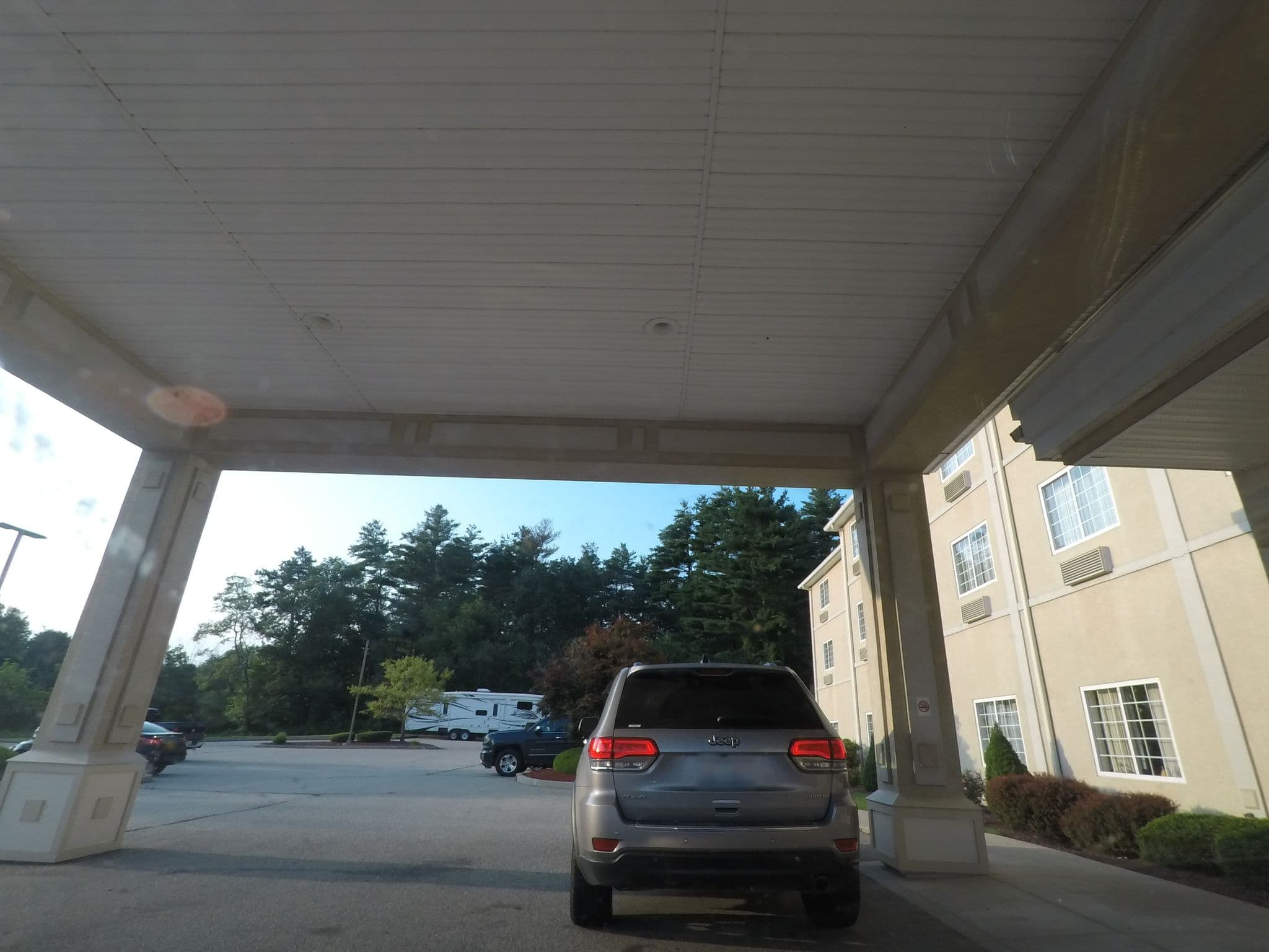 Street view near Choice Hotels, Killingly Center — © nfgusedautoparts (CC BY-SA · Mapillary)