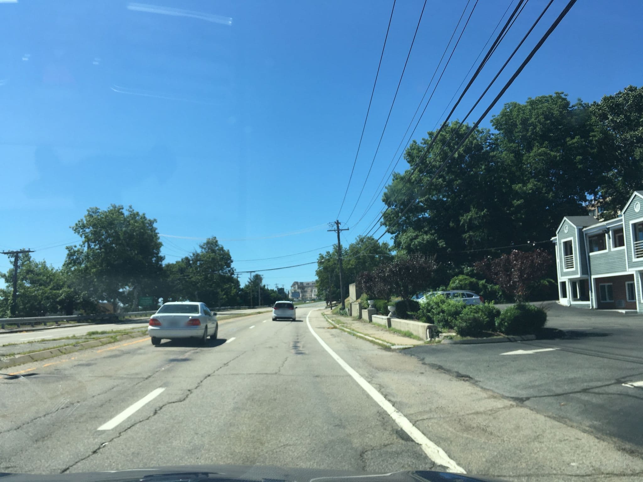 Street view near Days Inn Cranston Warwick, Cranston — © azsr (CC BY-SA · Mapillary)
