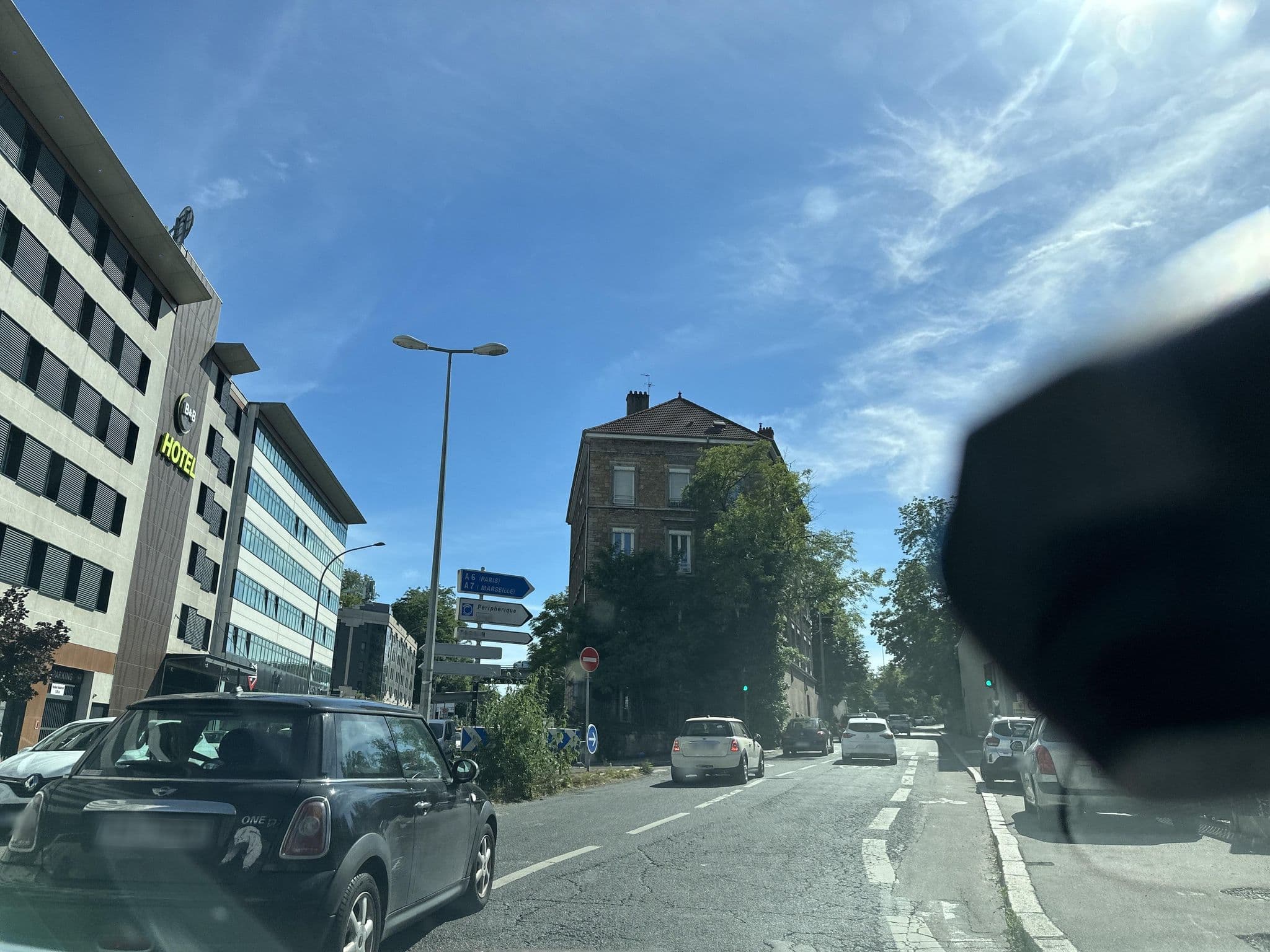 Street view near B&b Hôtel Lyon Ouest Tassin, Lyon 09 — © fpm (CC BY-SA · Mapillary)