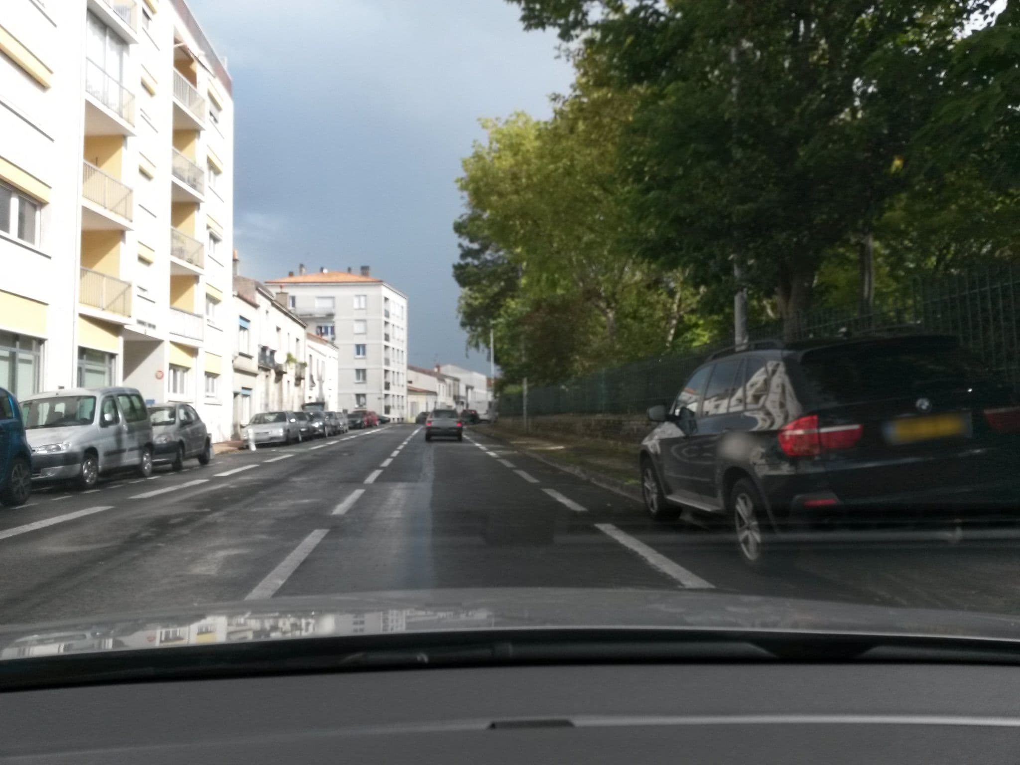 Street view near Le Clos du Square, Rochefort — © rausk (CC BY-SA · Mapillary)