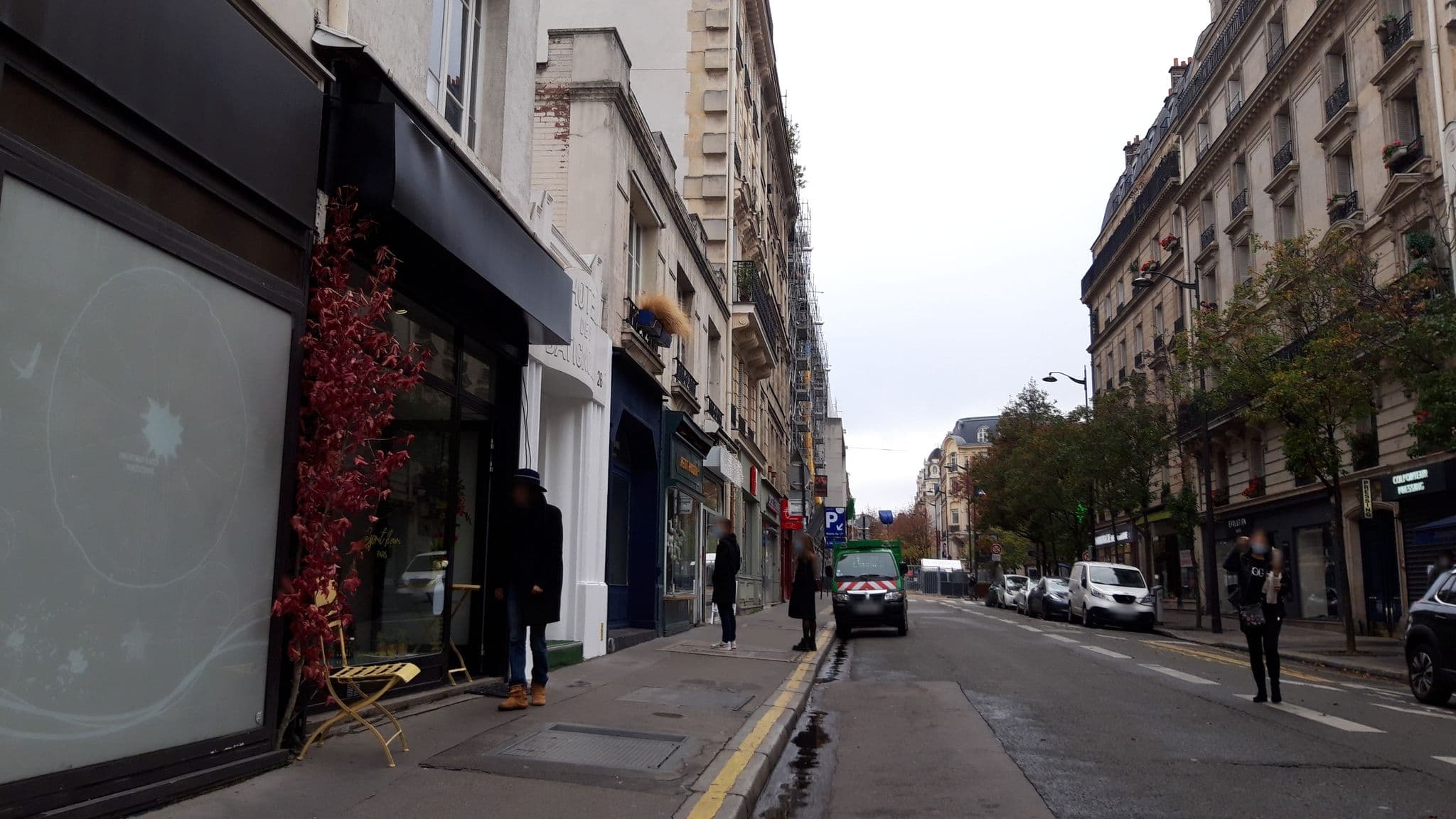 Street view near Hôtel des Batignolles, Paris 17 Batignolles-Monceau — © chivos (CC BY-SA · Mapillary)