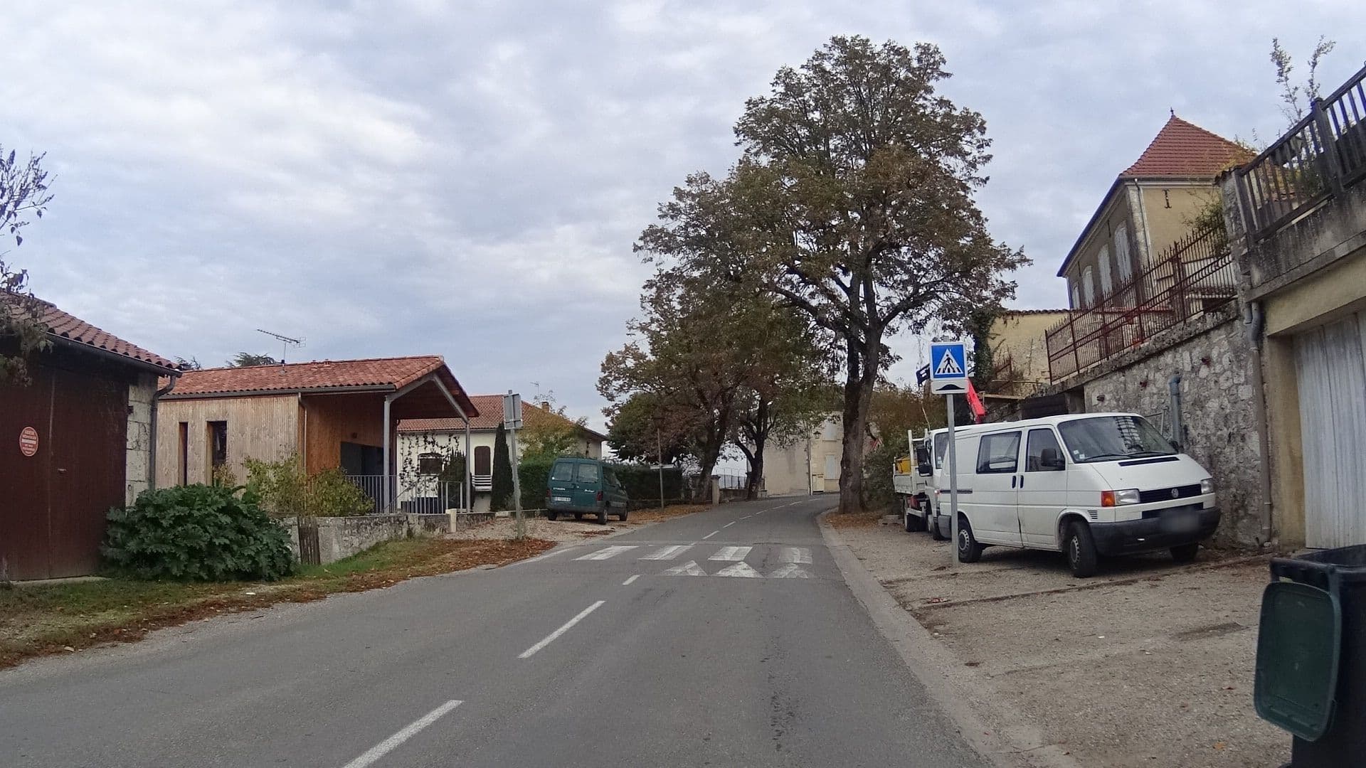 Street view near Gîte d'Étape Municipal, Boé — © philamos (CC BY-SA · Mapillary)