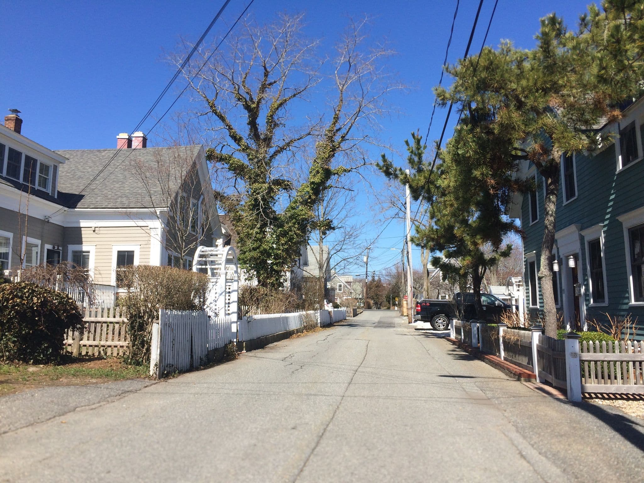 Street view near The Joshua Paine Guesthouse, Provincetown — © osric (CC BY-SA · Mapillary)