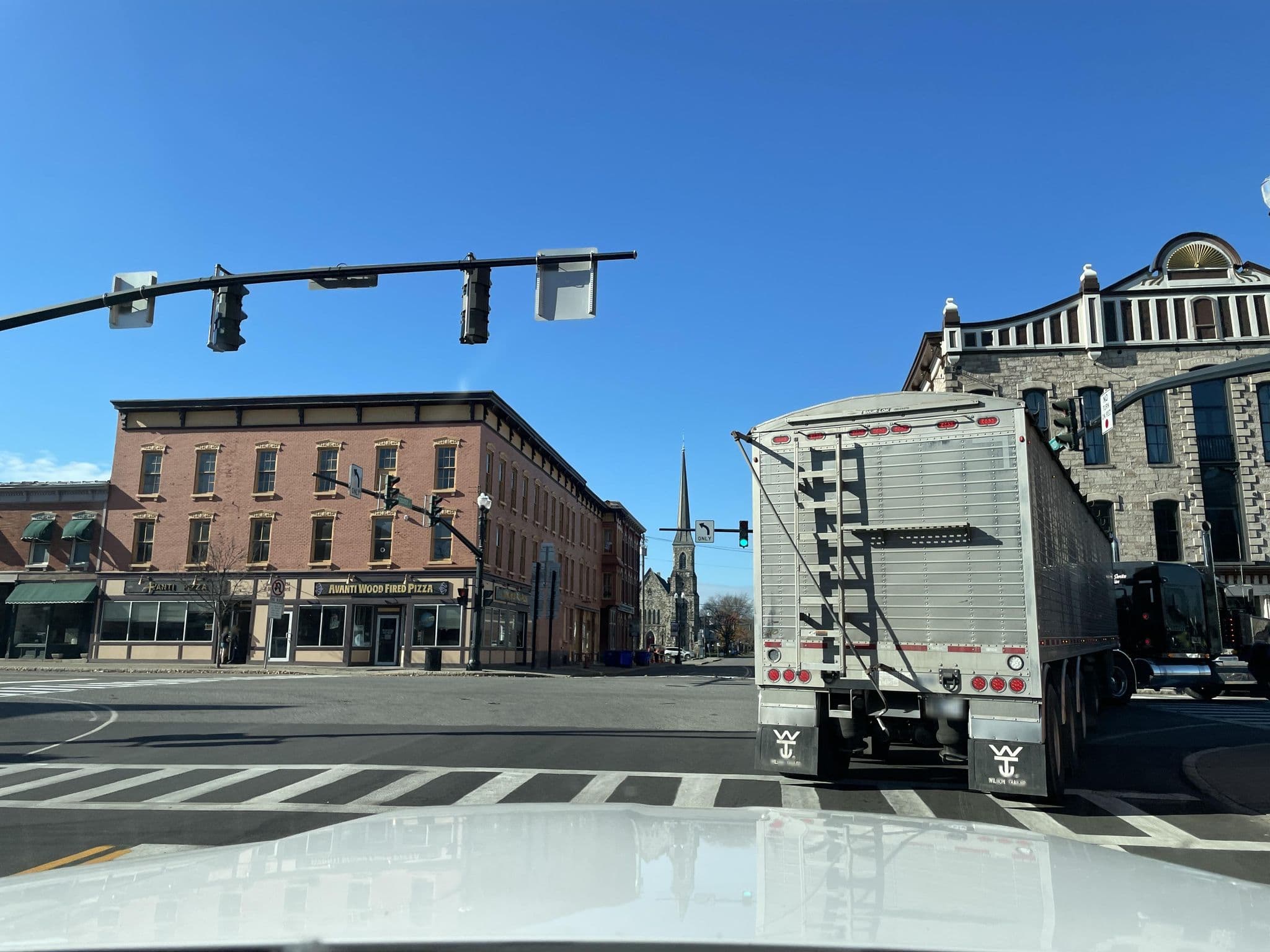 Street view near Bent’s Opera House, Alabama — © mattmerc (CC BY-SA · Mapillary)