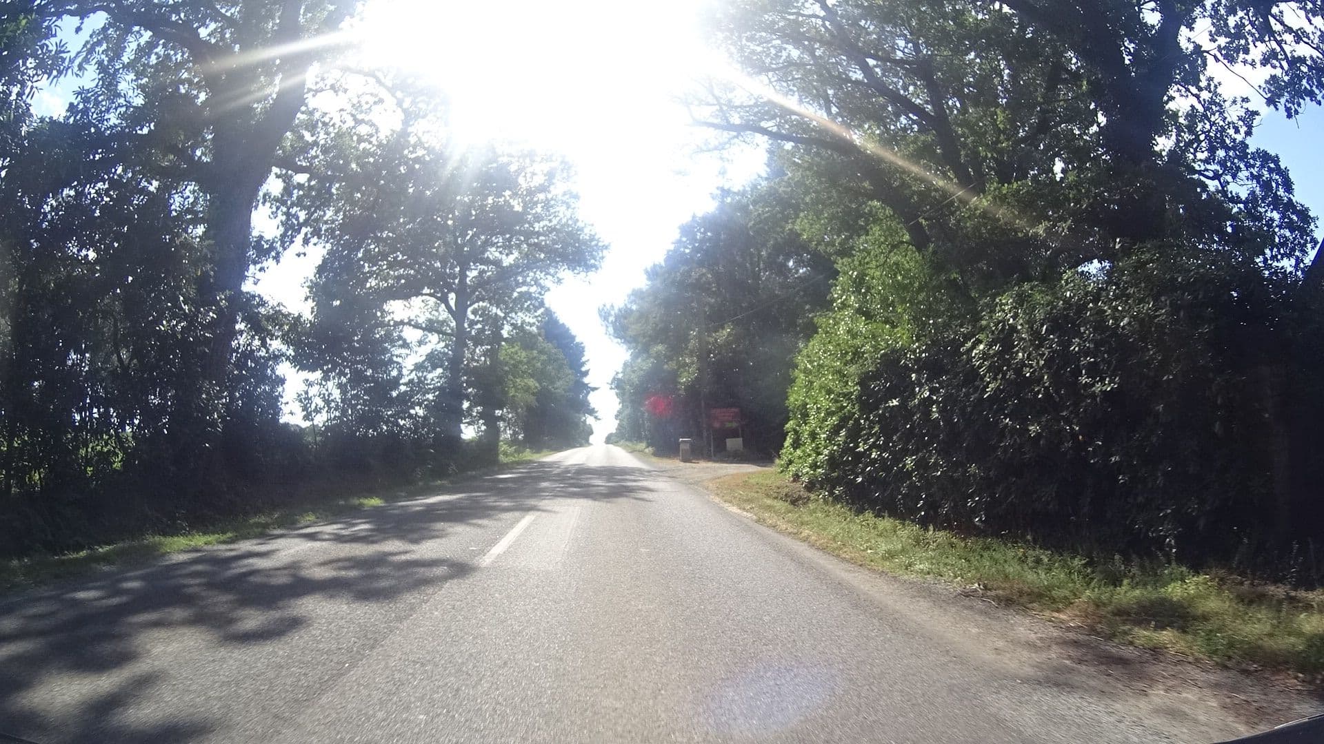 Street view near Le Petit Chene, Béganne — © ljbouere (CC BY-SA · Mapillary)