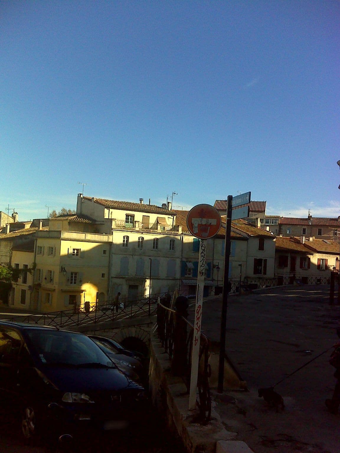 Street view near Chambre d'hôtes, Arles — © bernardvoyageur (CC BY-SA · Mapillary)
