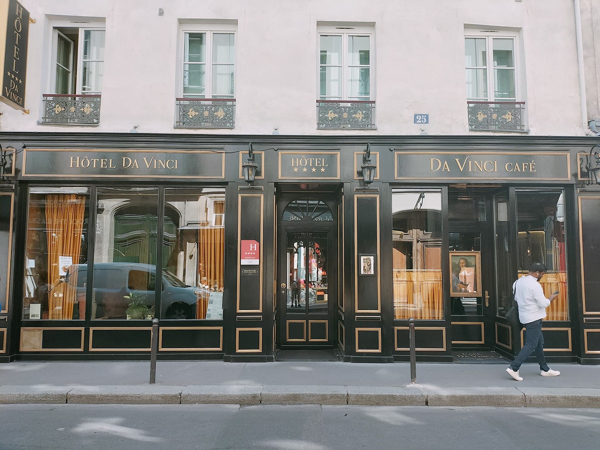 Hôtel Da Vinci (via Wikimedia Commons, CC BY-SA 3.0)