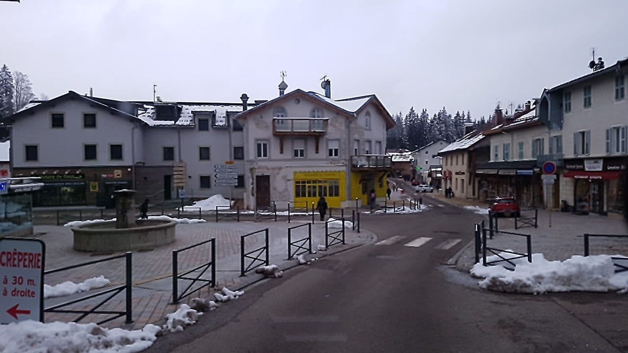 Street view near B&B Les Belluis Les Rousses, Les Rousses — © bernardvoyageur (CC BY-SA · Mapillary)