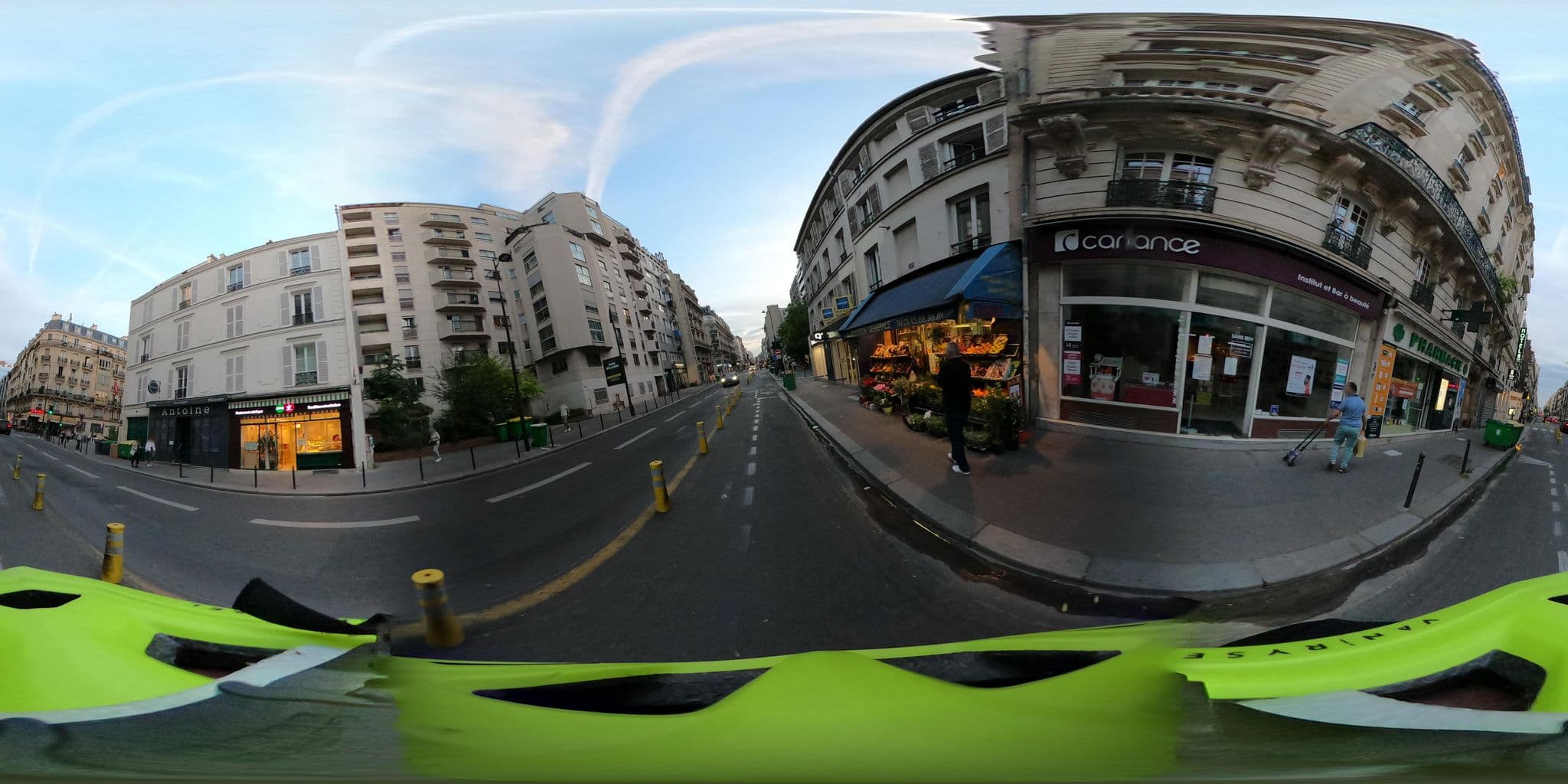 Street view near Hôtel Yllen Eiffel, Paris 15 Vaugirard — © Stefdegreef (CC BY-SA · Mapillary)