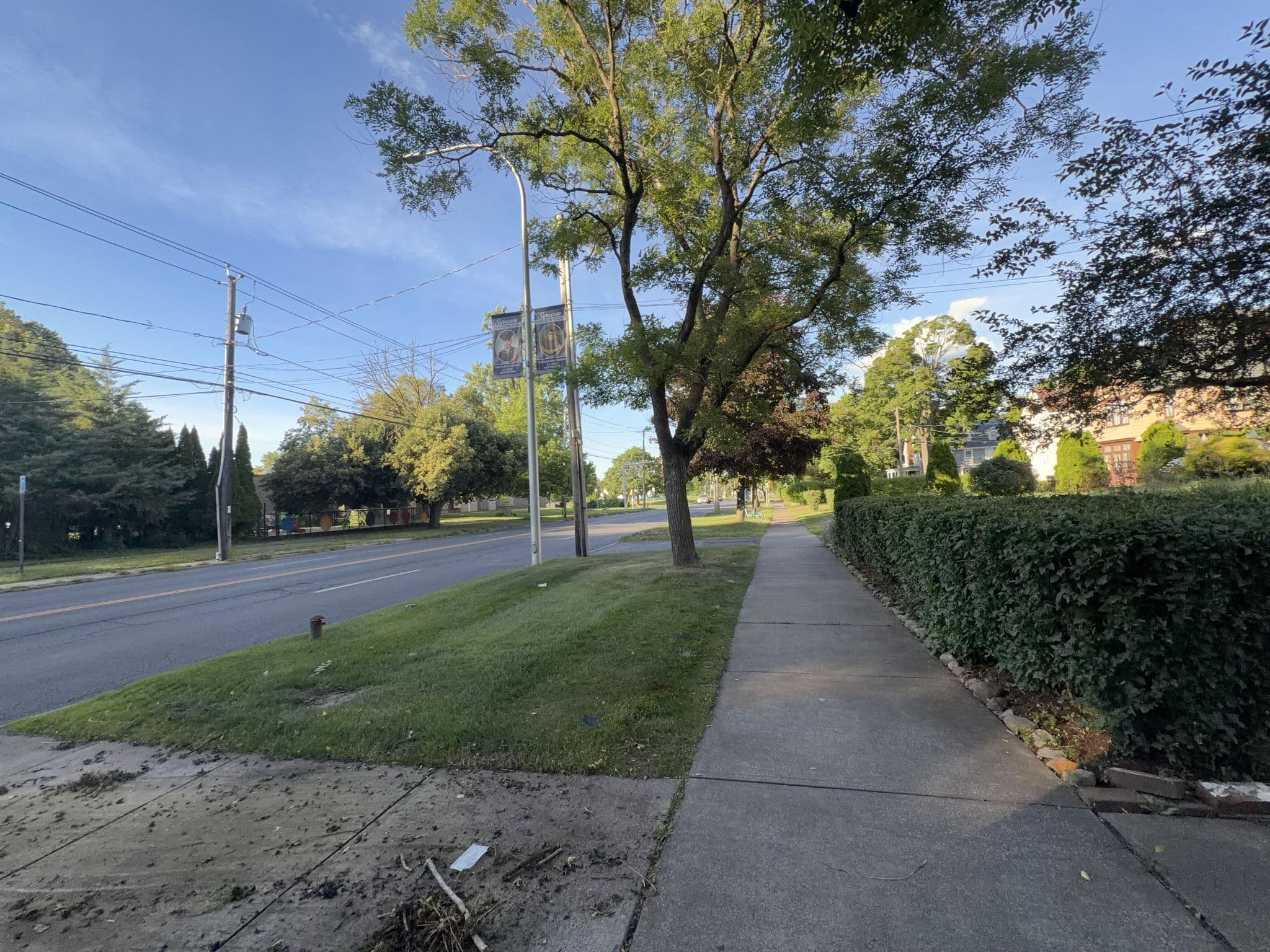 Street view near Barrington Manor, Lyncourt — © nopeinomicon (CC BY-SA · Mapillary)