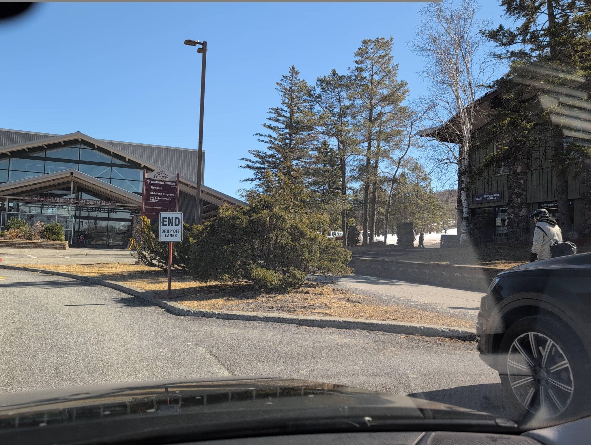 Street view near Kaatskill Mountain Club at Hunter Mountain, Palenville — © alrekur (CC BY-SA · Mapillary)
