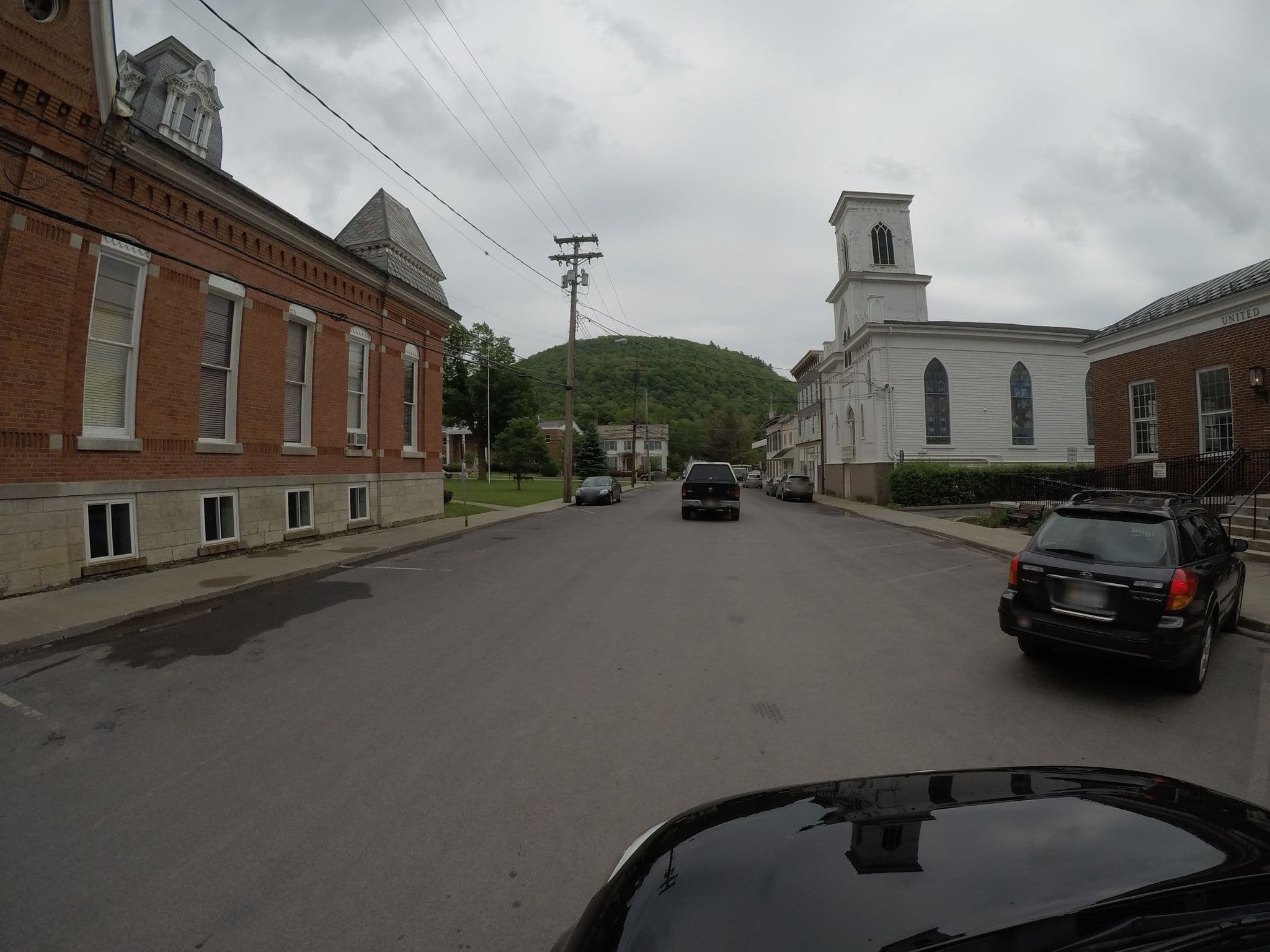 Street view near distance between uk, Oneonta — © mapillary_service (CC BY-SA · Mapillary)