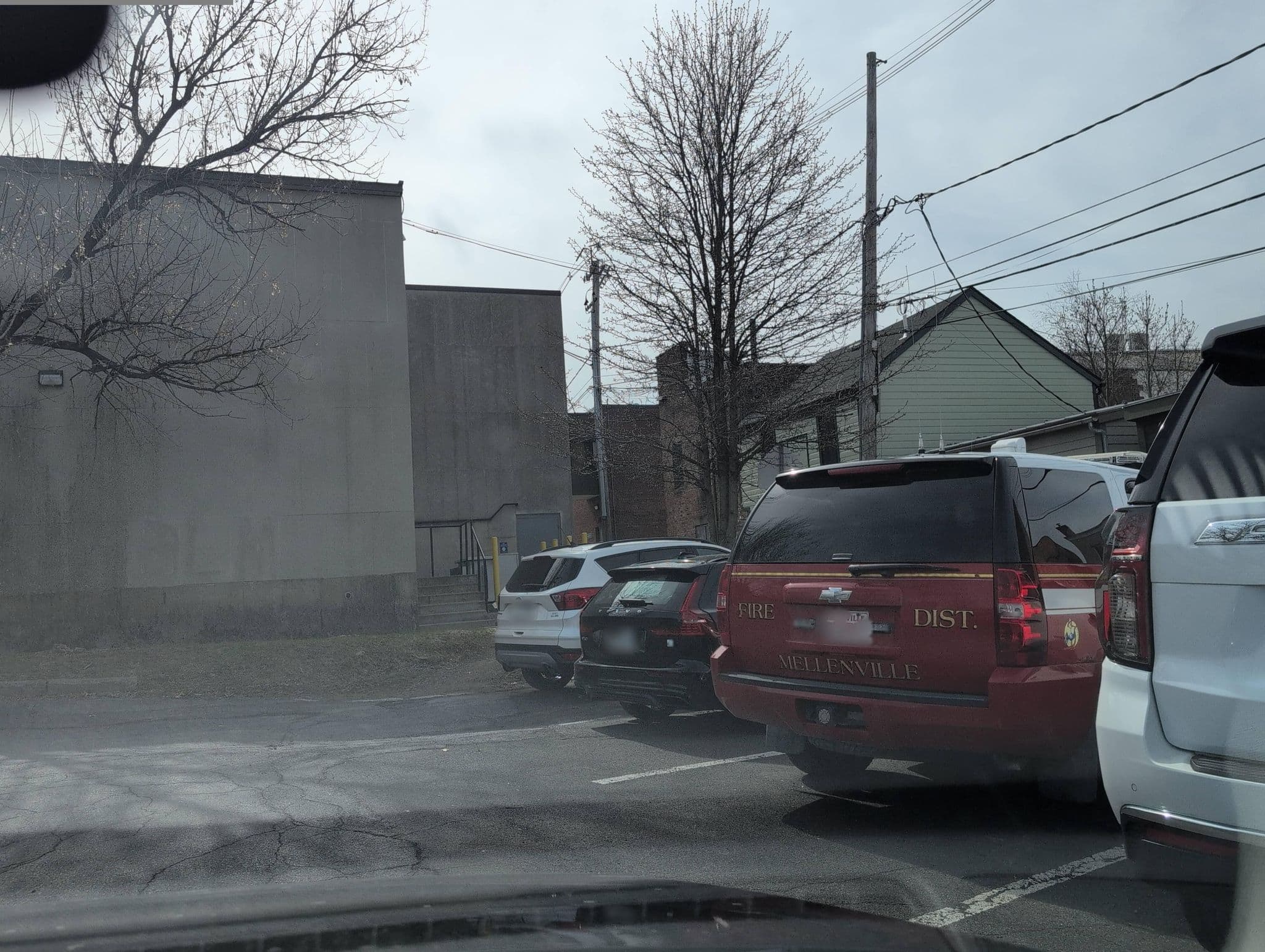 Street view near The Barlow, Lorenz Park — © alrekur (CC BY-SA · Mapillary)