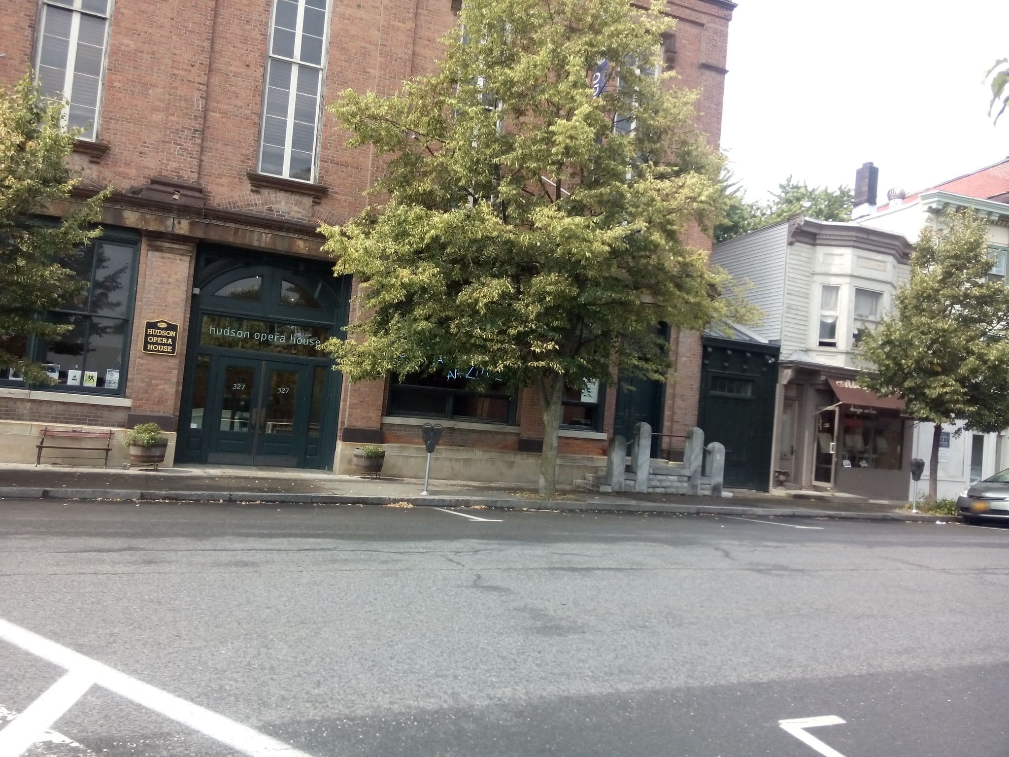 Street view near The Inn at Ca'mea, Lorenz Park — © mrssmsm1 (CC BY-SA · Mapillary)