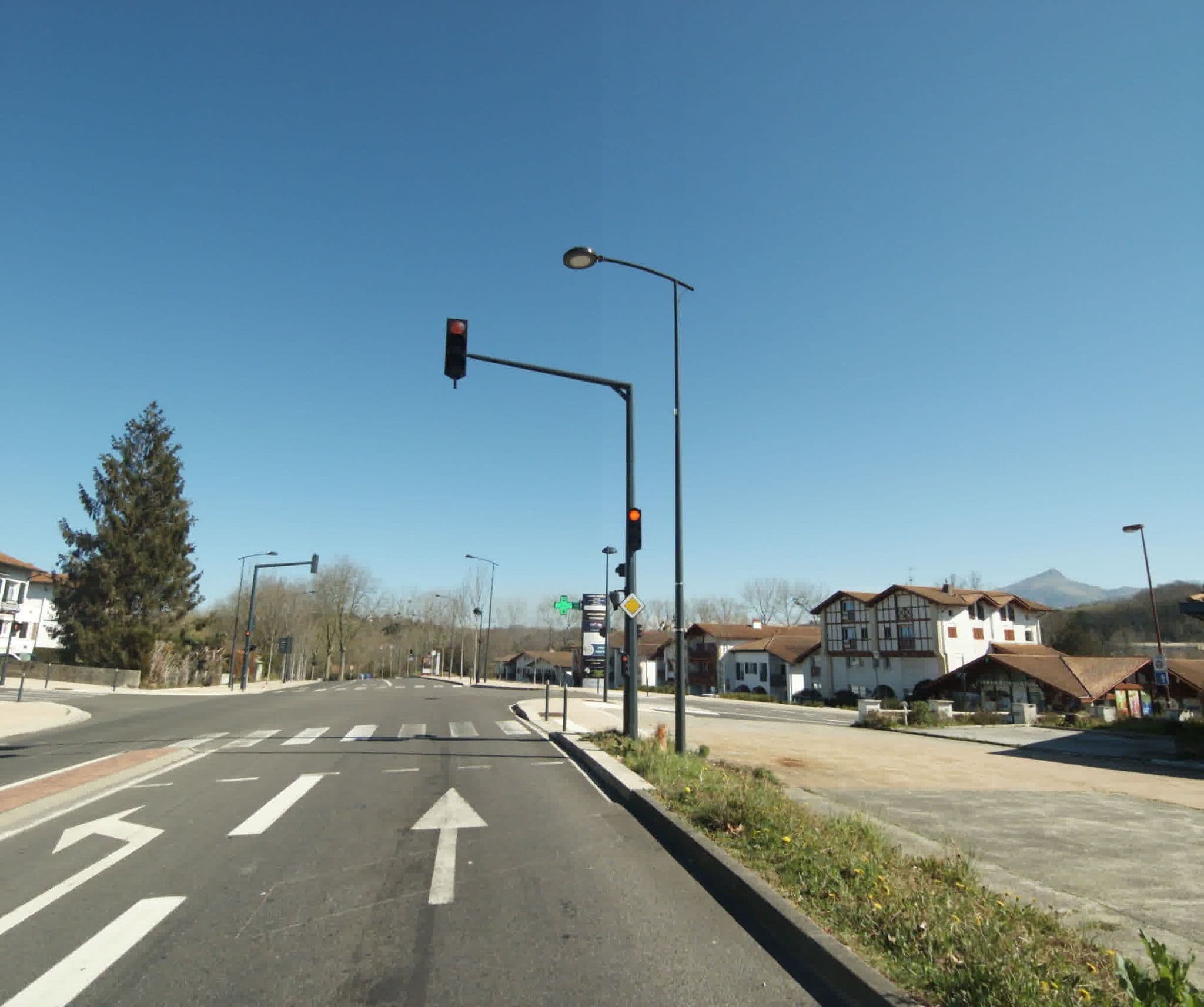 Street view near Mendi Bichta, Urrugne — © sogefi (CC BY-SA · Mapillary)