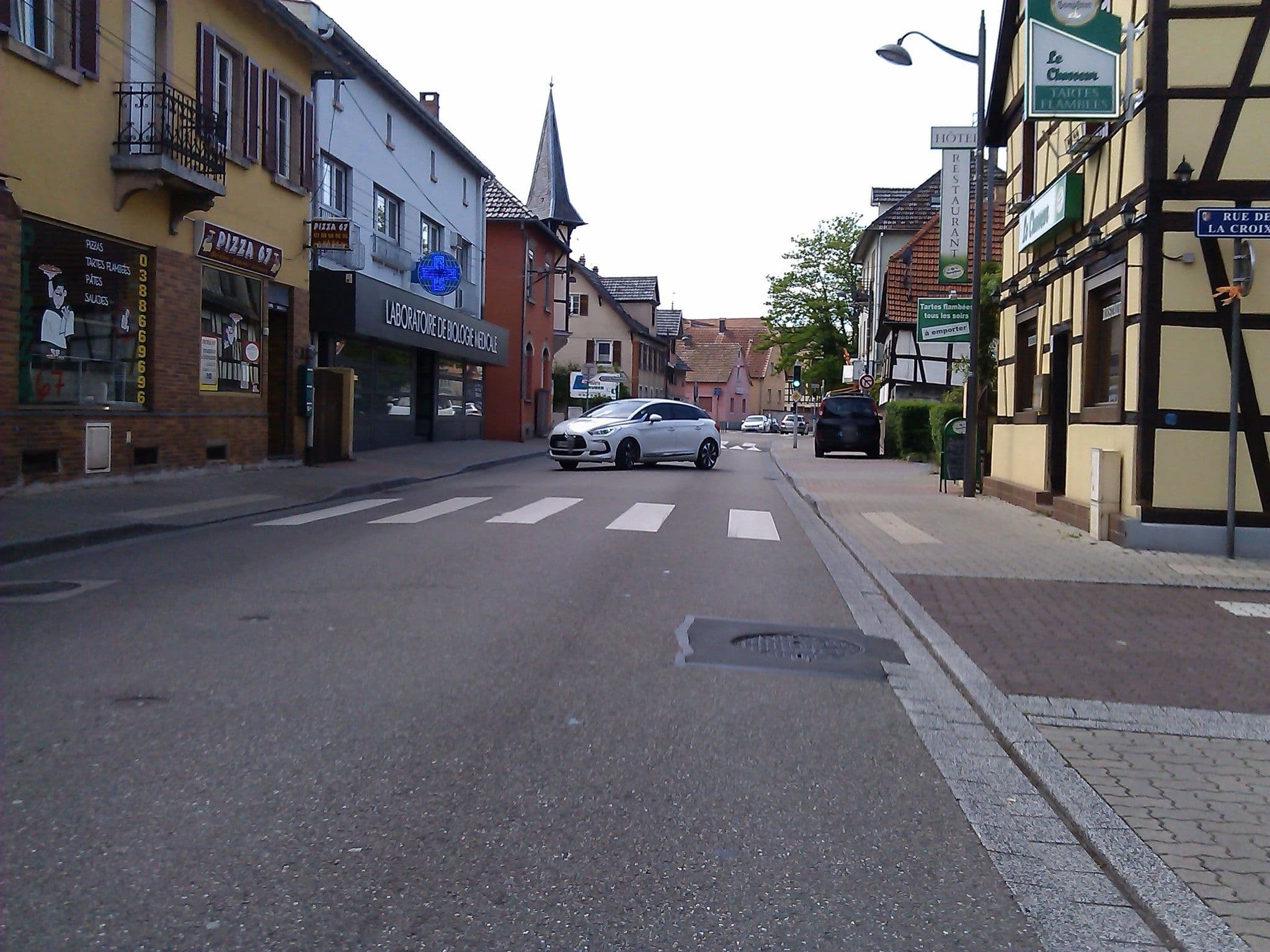 Street view near Hôtel du Chasseur, Illkirch-Graffenstaden — © changchun1 (CC BY-SA · Mapillary)