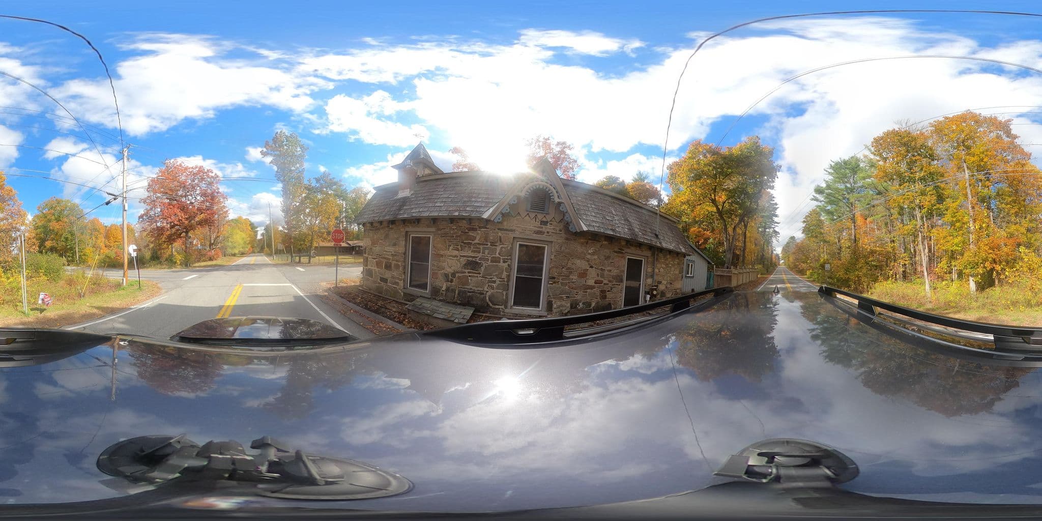 Street view near The Stone Schoolhouse, Queensbury — © giblet (CC BY-SA · Mapillary)