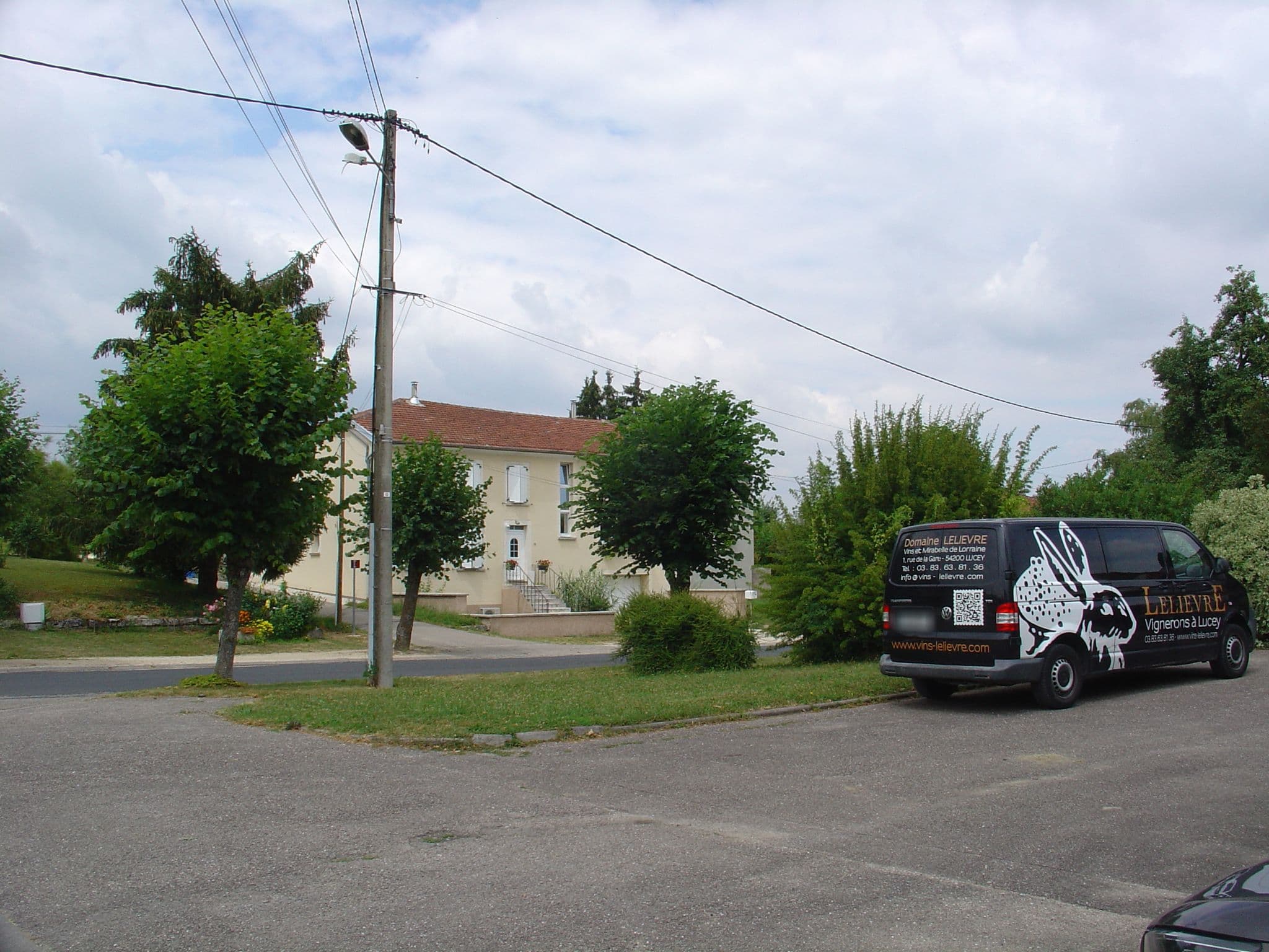 Street view near La maison des vignerons, Écrouves — © rom1 (CC BY-SA · Mapillary)