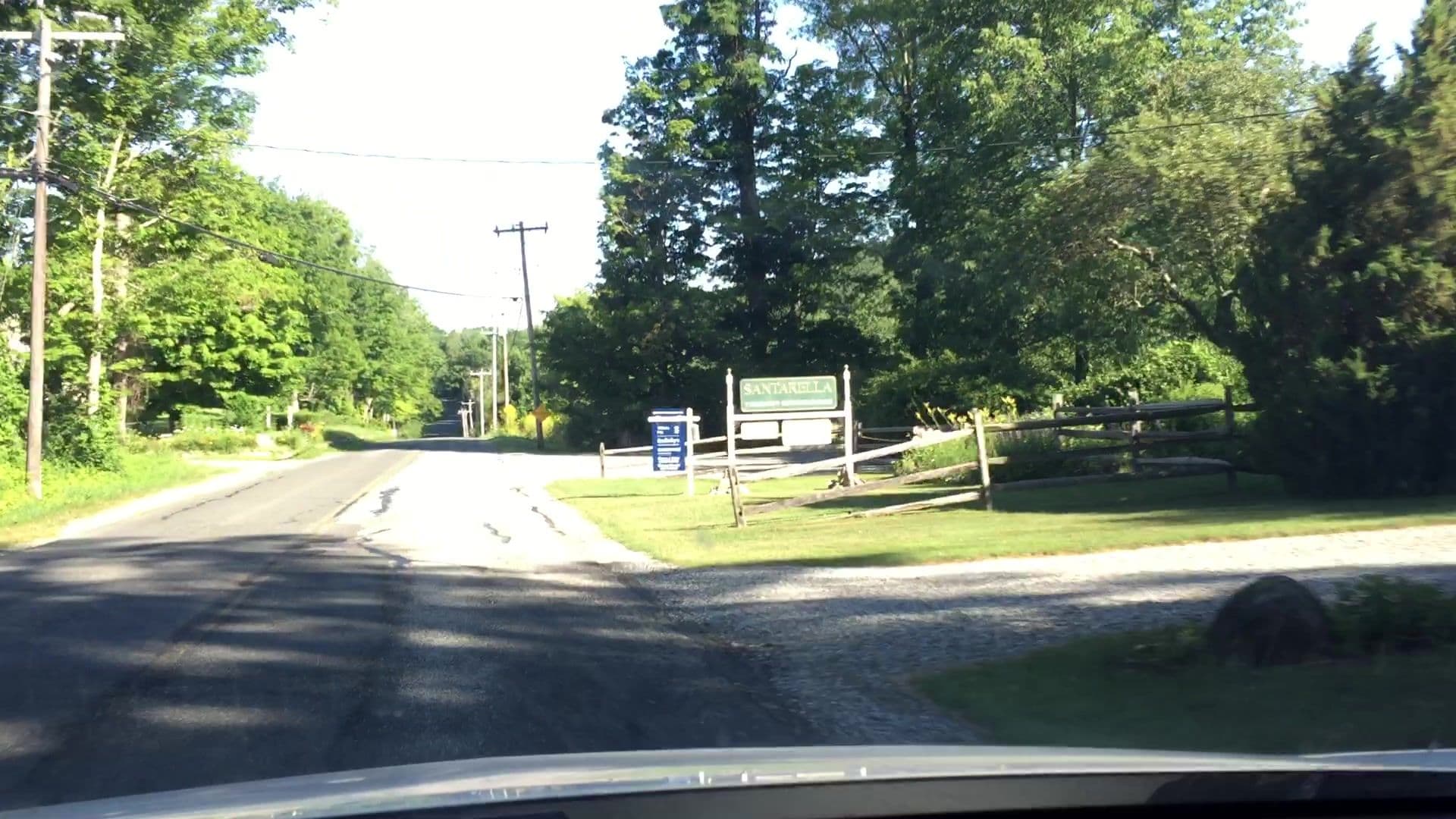 Street view near Santarella, Housatonic — © lvl5 (CC BY-SA · Mapillary)