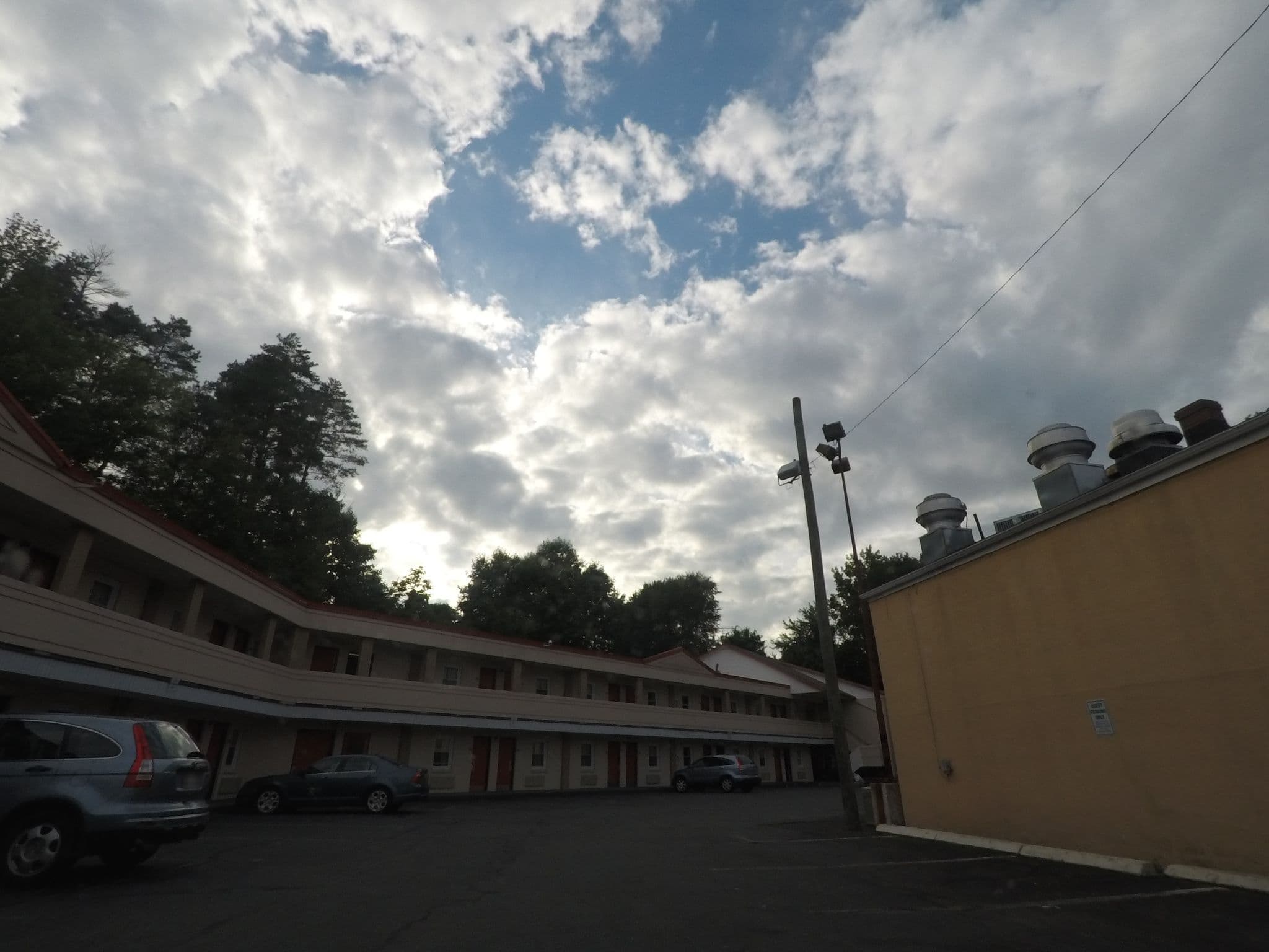Street view near Econo Lodge, West Springfield — © nfgusedautoparts (CC BY-SA · Mapillary)