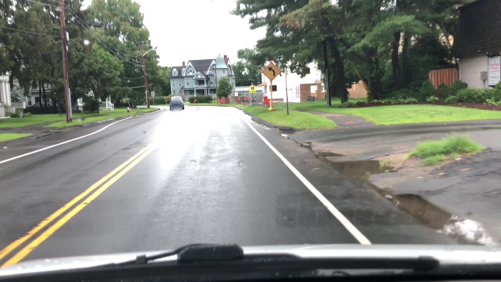 Street view near Historic College Inn, Northampton — © lvl5 (CC BY-SA · Mapillary)