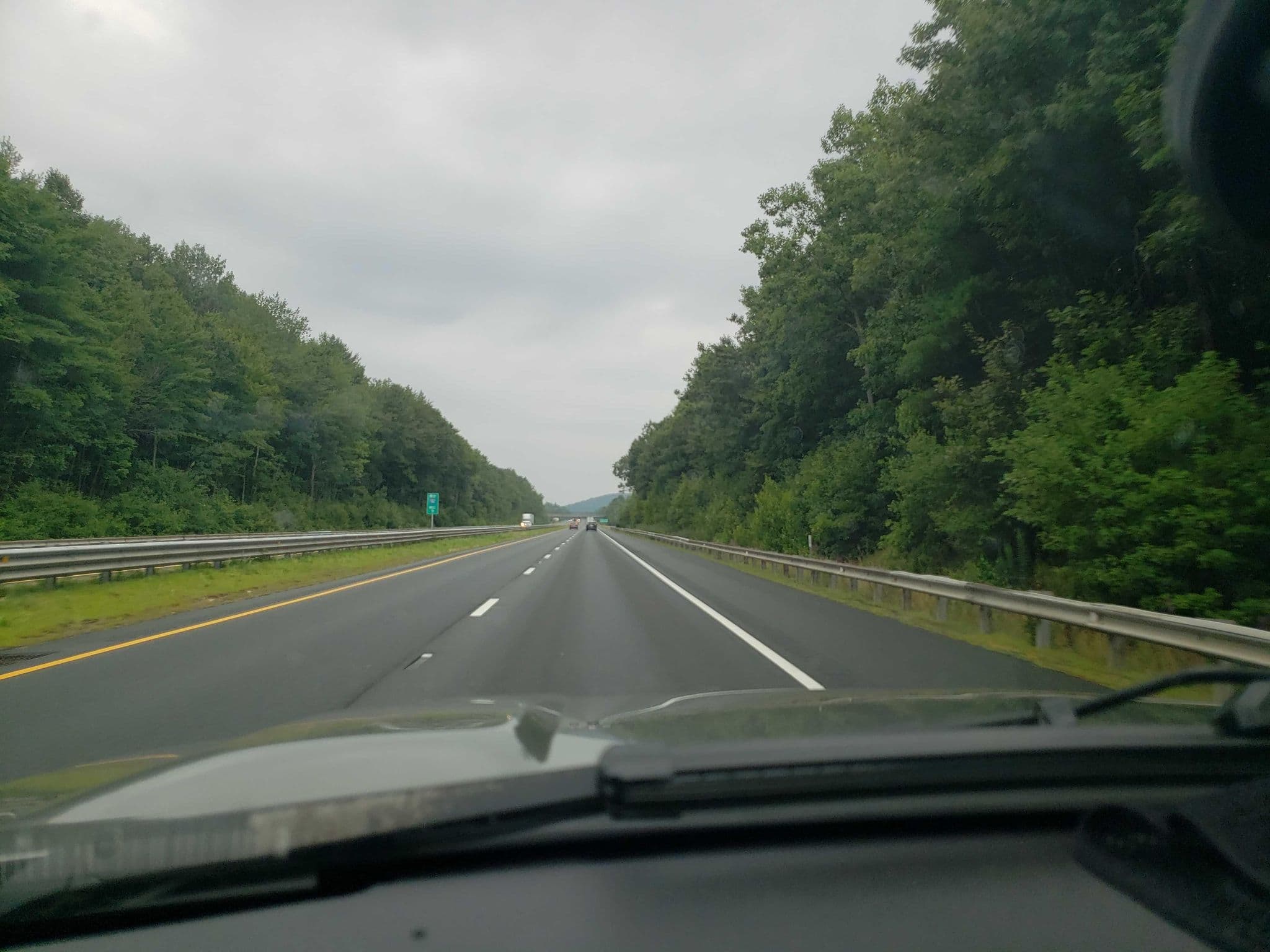 Street view near Speeding, Brimfield — © Lanka6359 (CC BY-SA · Mapillary)