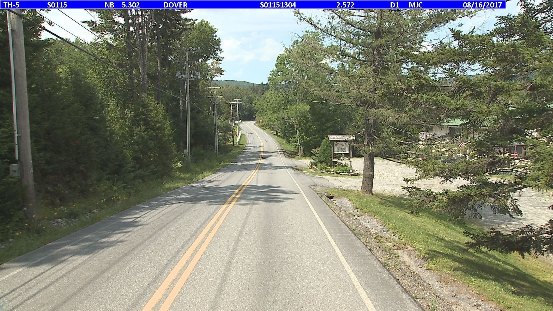 Street view near Mountaineer Inn, Townshend — © vtrans_row (CC BY-SA · Mapillary)