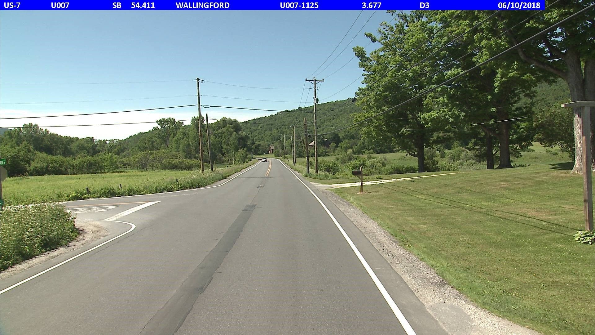 Street view near White Rocks Inn, Clarendon — © vtrans_row (CC BY-SA · Mapillary)